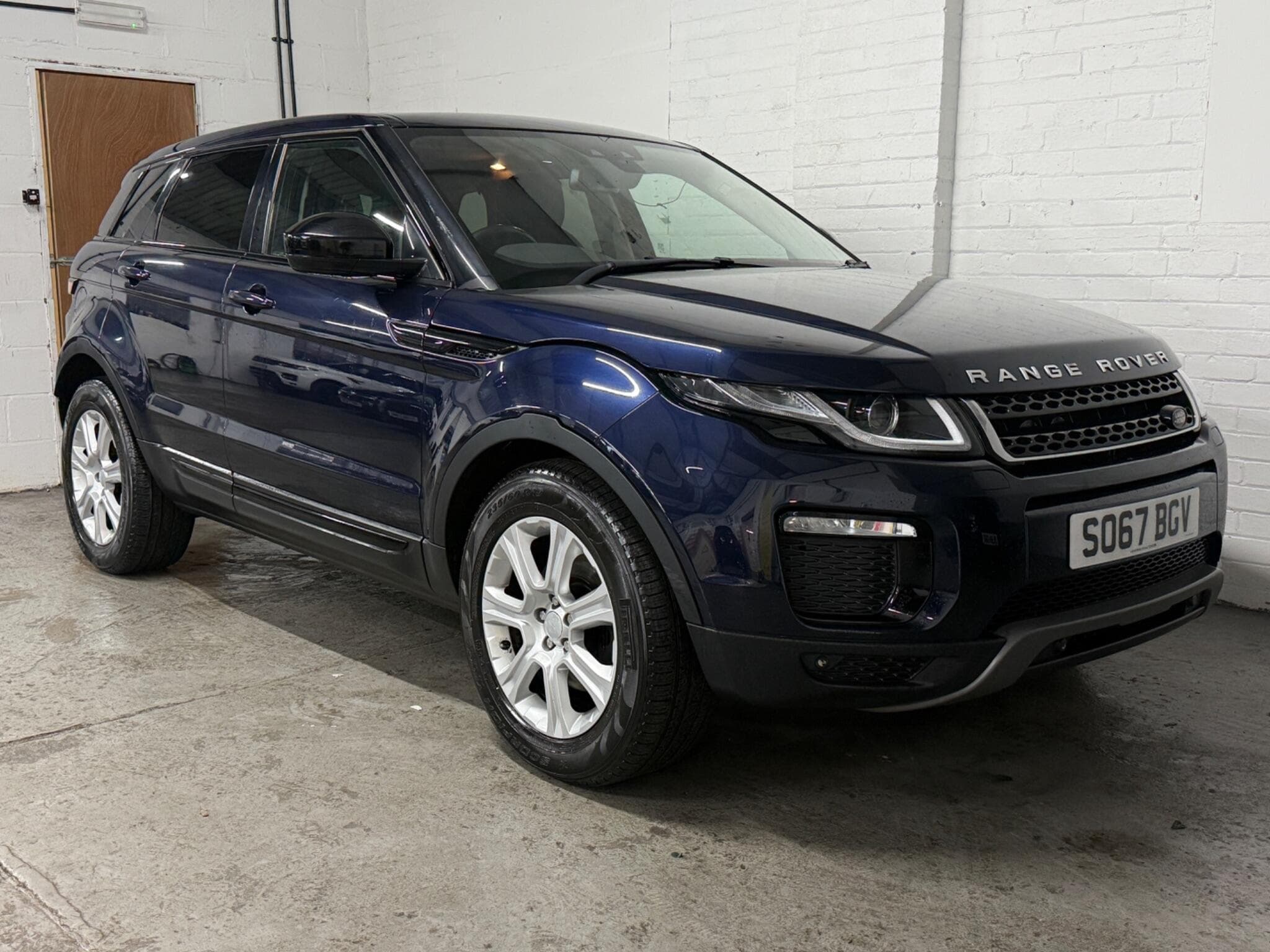 2017 Land Rover Range Rover Evoque - Image 1