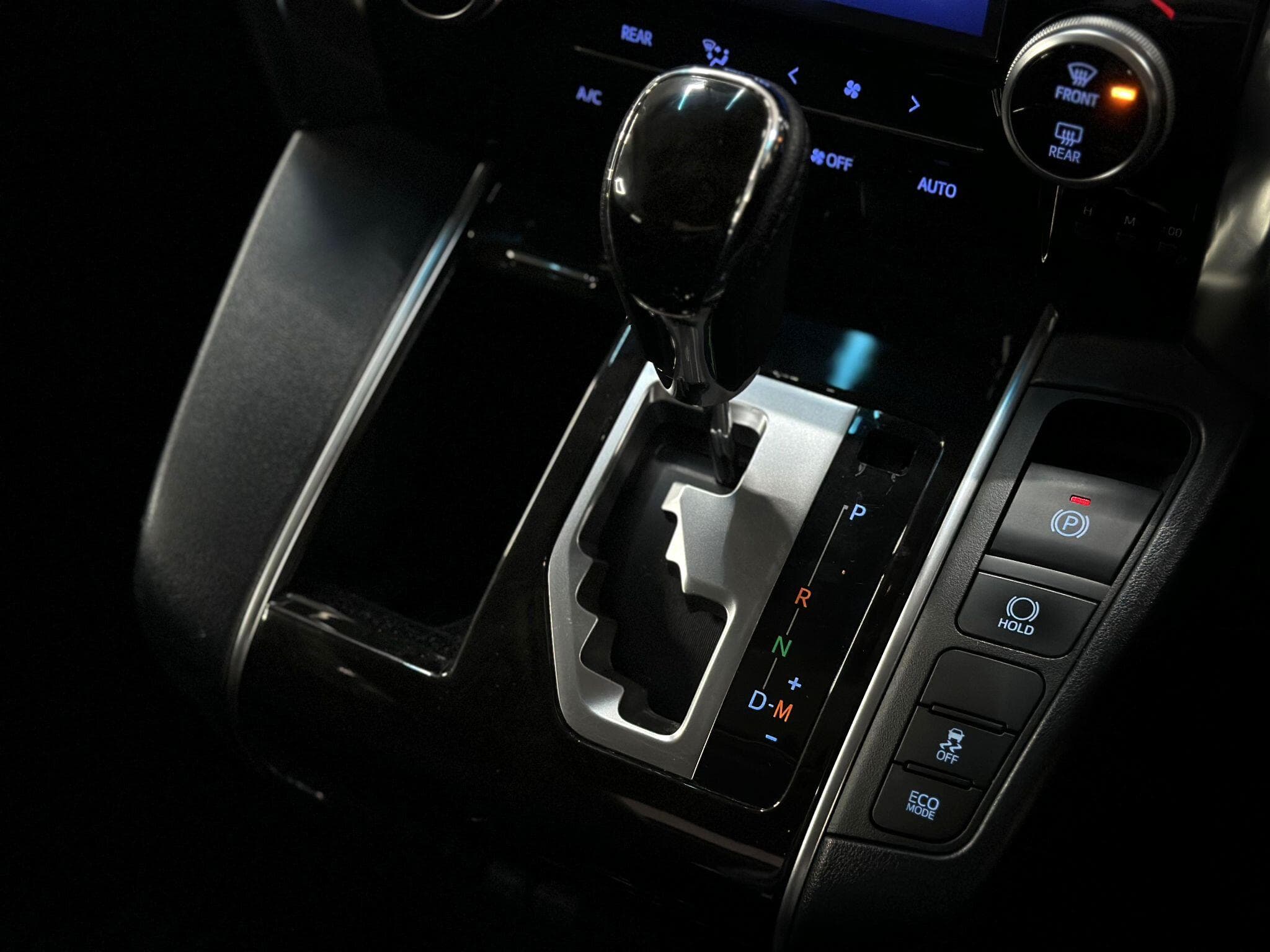 2015 Toyota Vellfire - Thumbnail 32