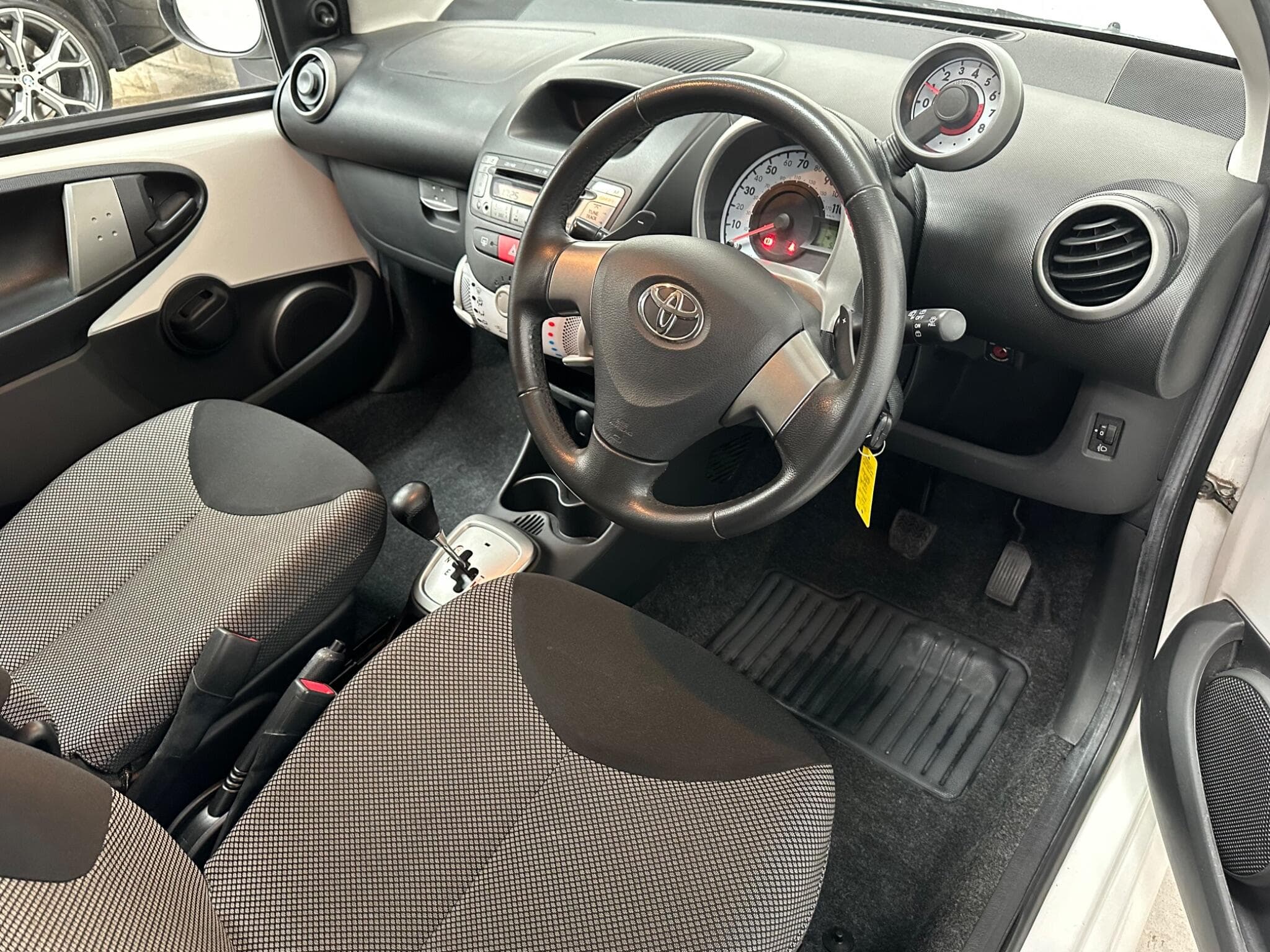 2012 Toyota AYGO - Image 4
