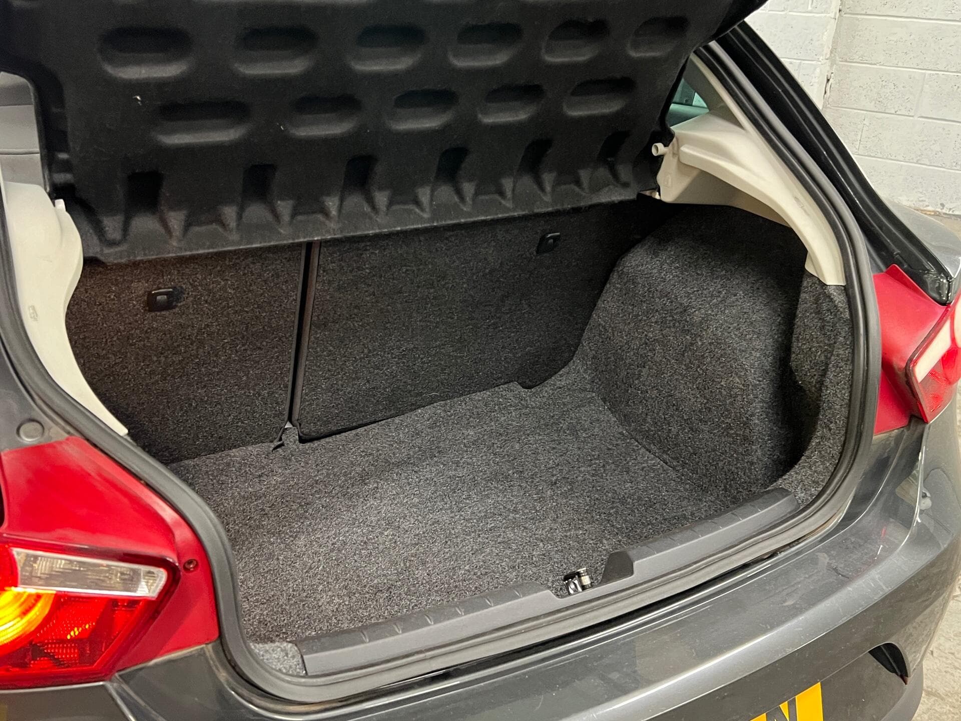 2011 SEAT Ibiza - Thumbnail 32