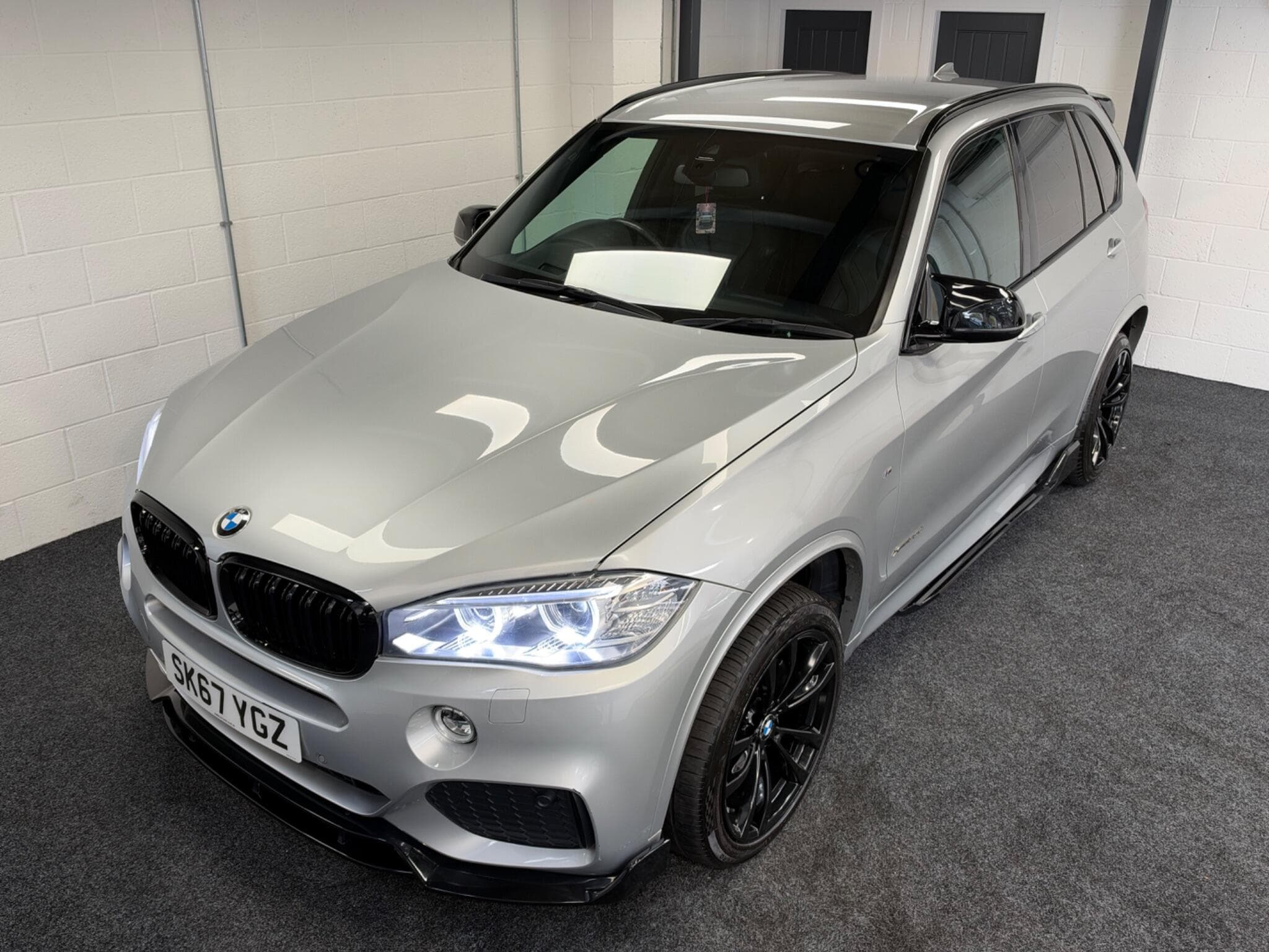 2017 BMW X5 - Thumbnail 5