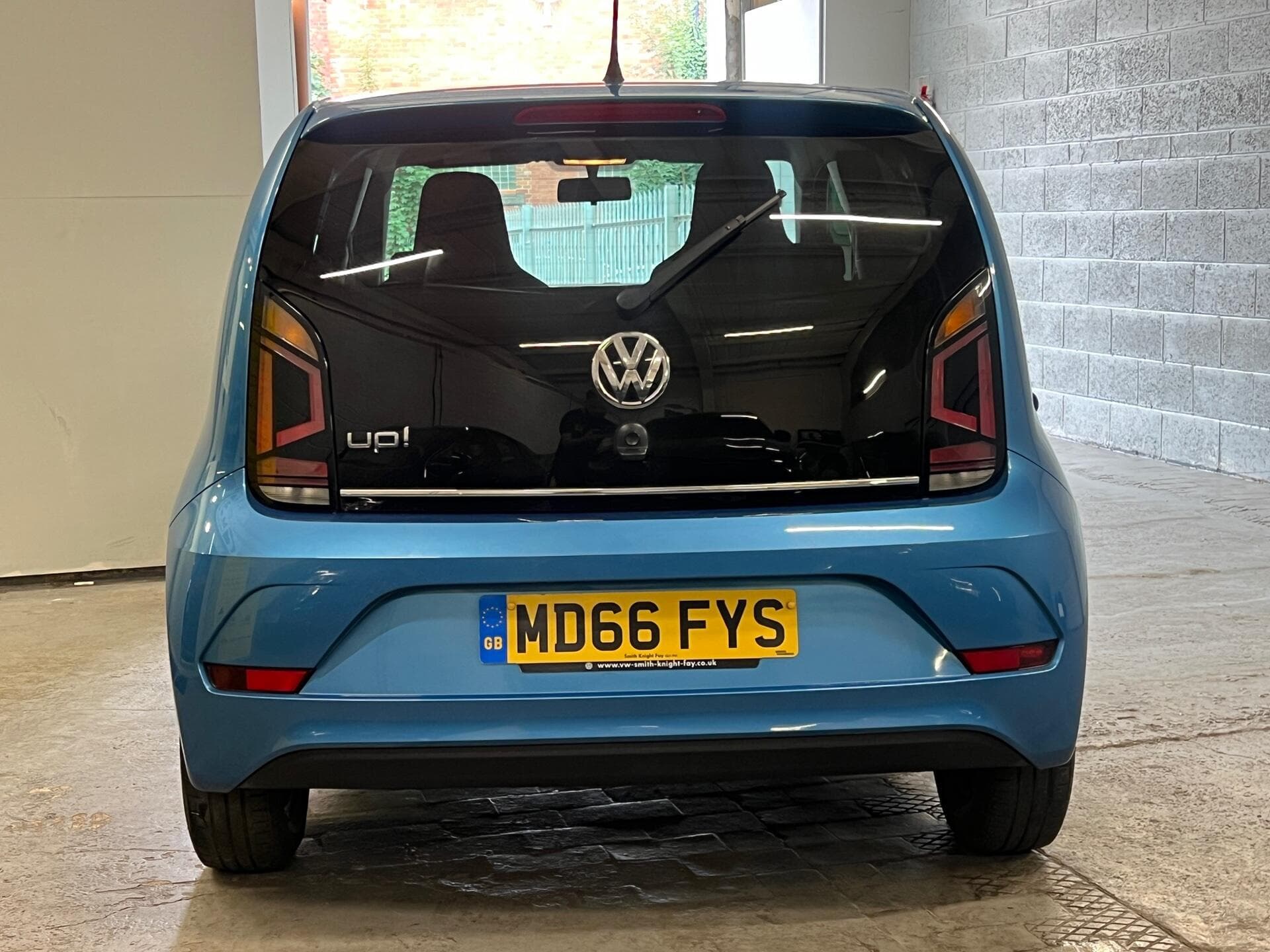 2017 Volkswagen up! - Thumbnail 5