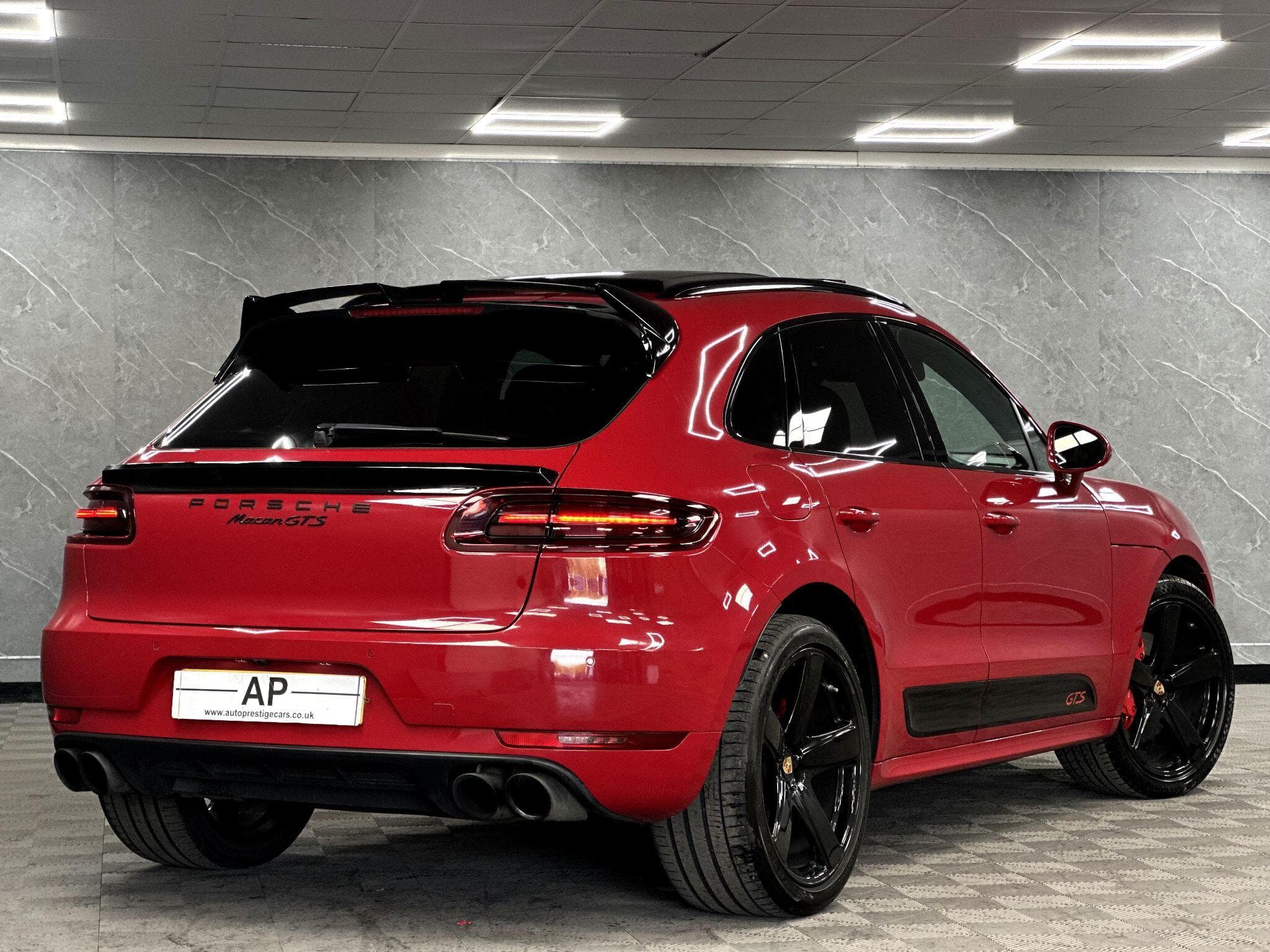 2016 Porsche Macan - Thumbnail 15