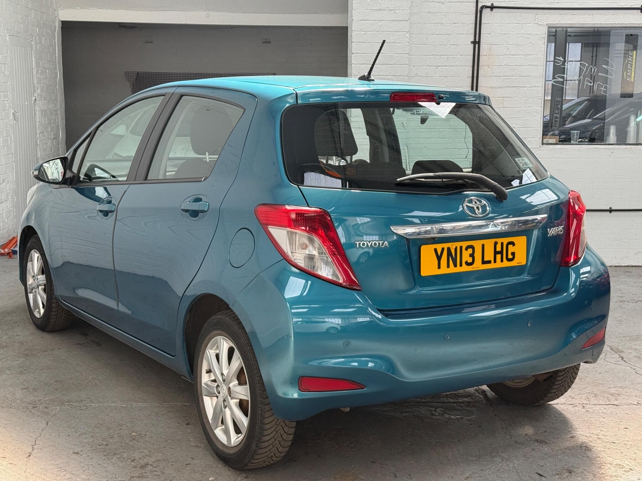 2013 Toyota Yaris - Thumbnail 8
