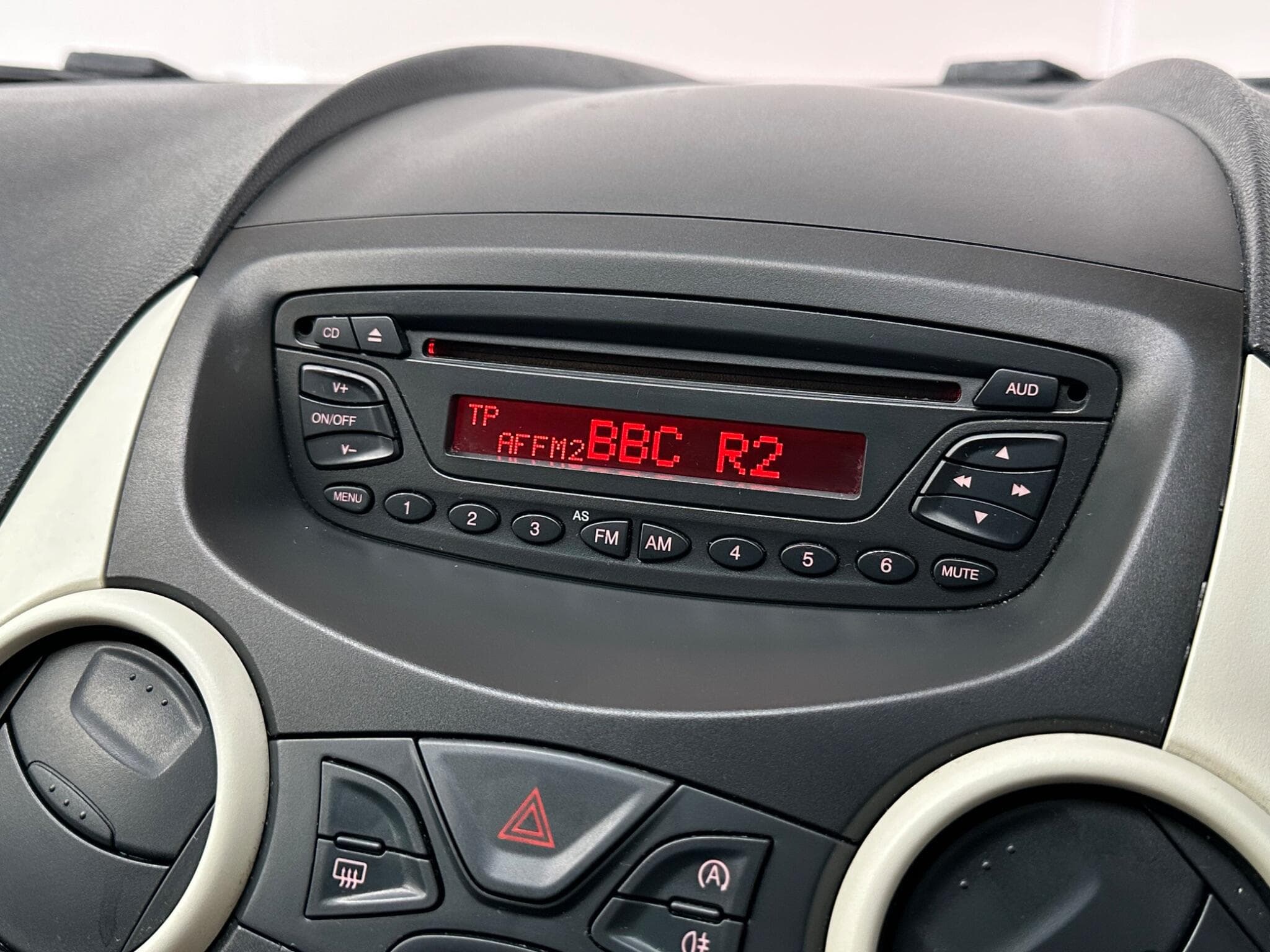 2012 Ford Ka - Thumbnail 12