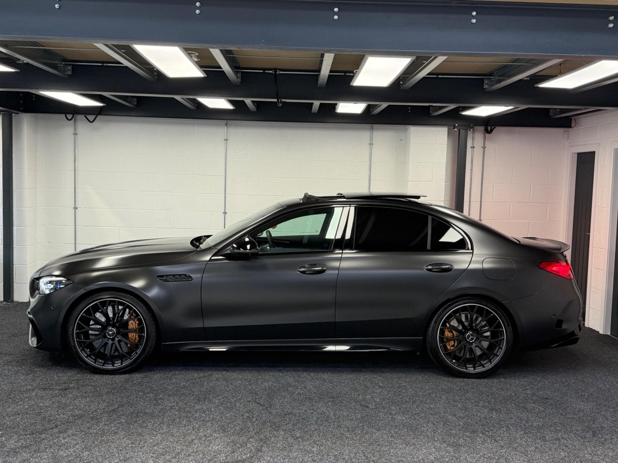 2025 Mercedes-Benz C Class - Thumbnail 5