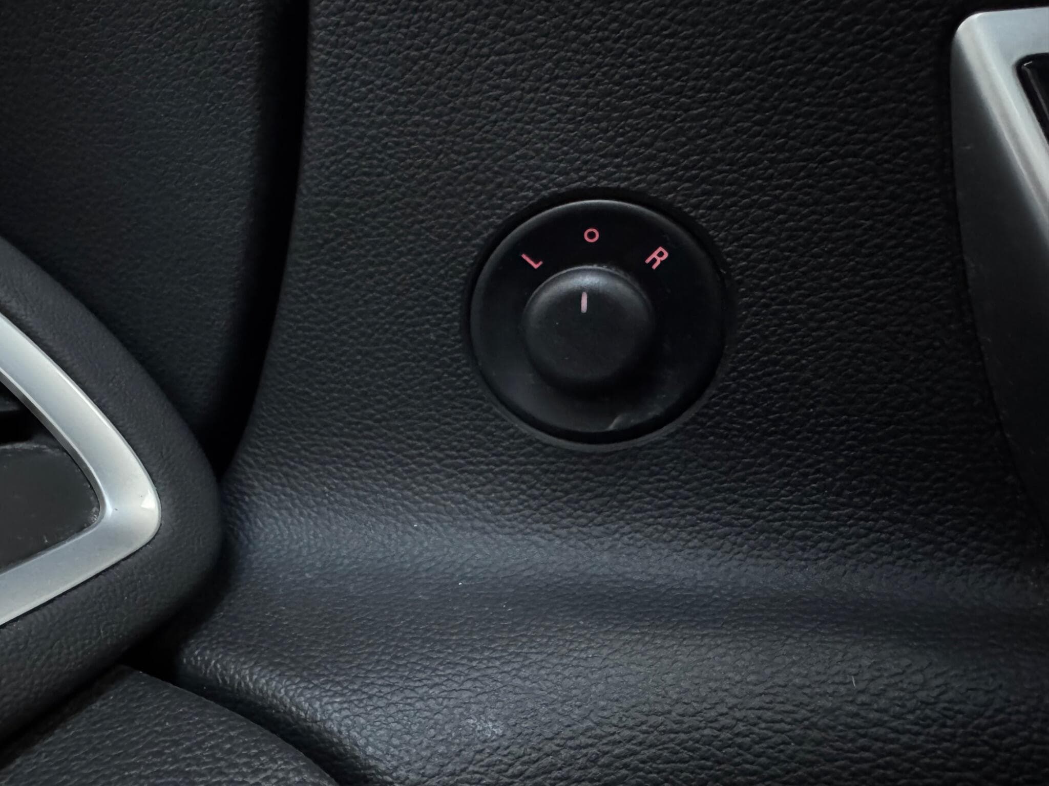 2013 Vauxhall Astra - Thumbnail 21
