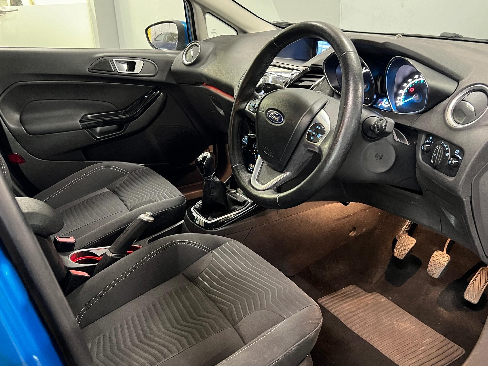 2014 Ford Fiesta - Thumbnail 23
