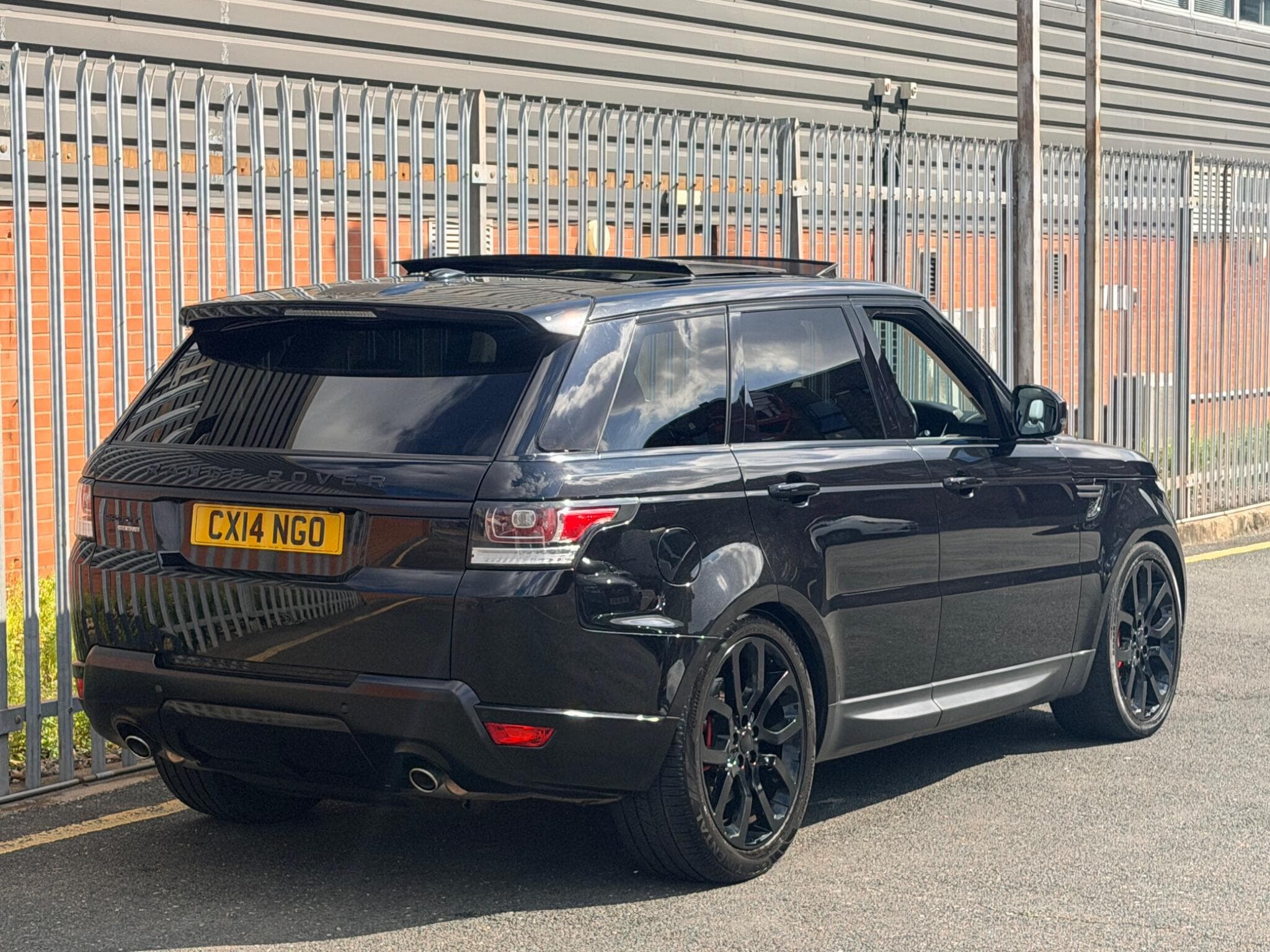 2014 Land Rover Range Rover Sport - Image 3