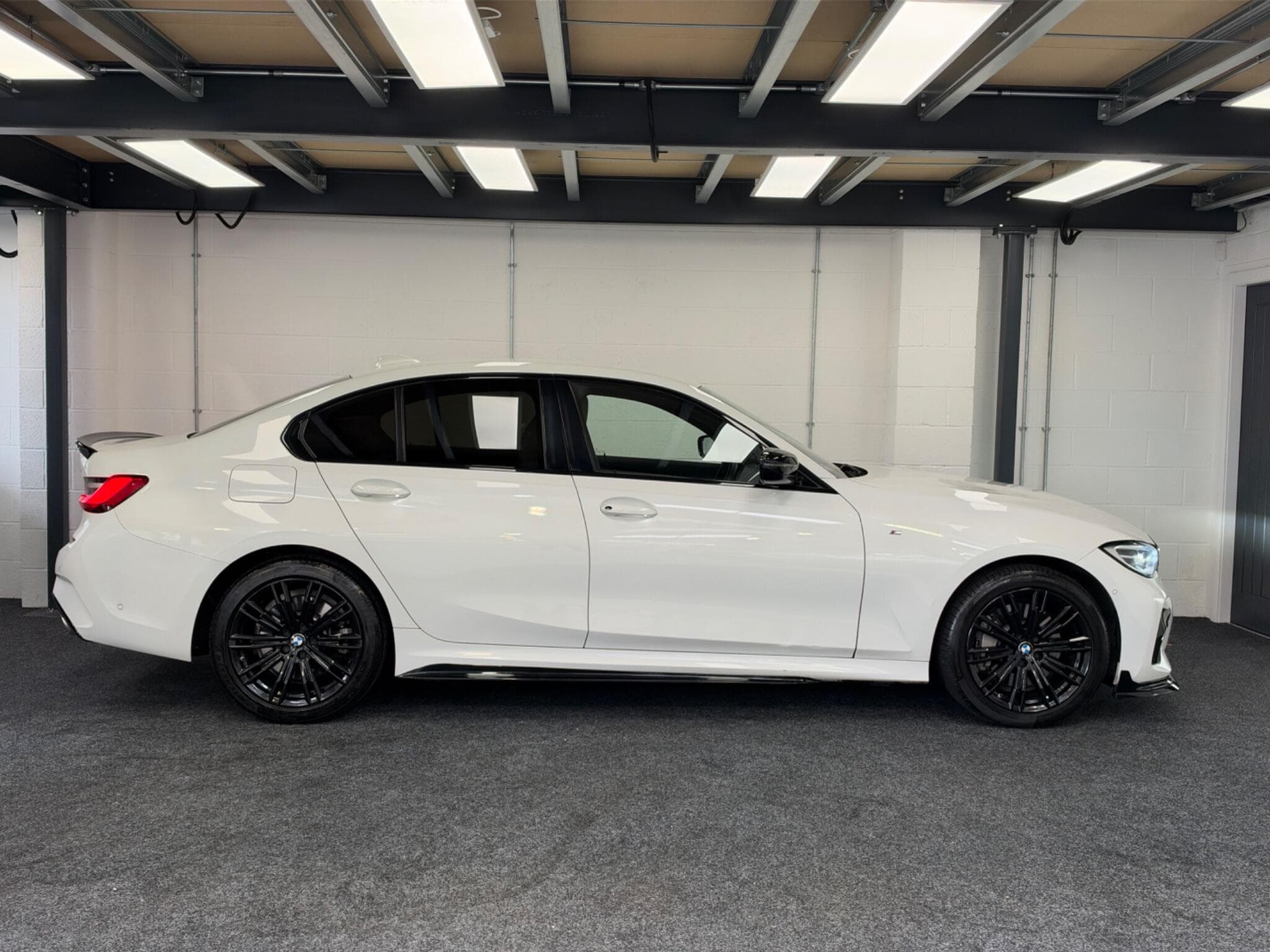 2020 BMW 3 Series - Thumbnail 15