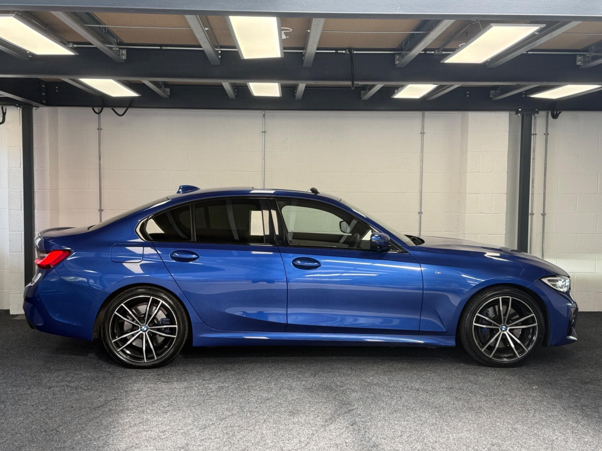 2019 BMW 3 Series - Thumbnail 11