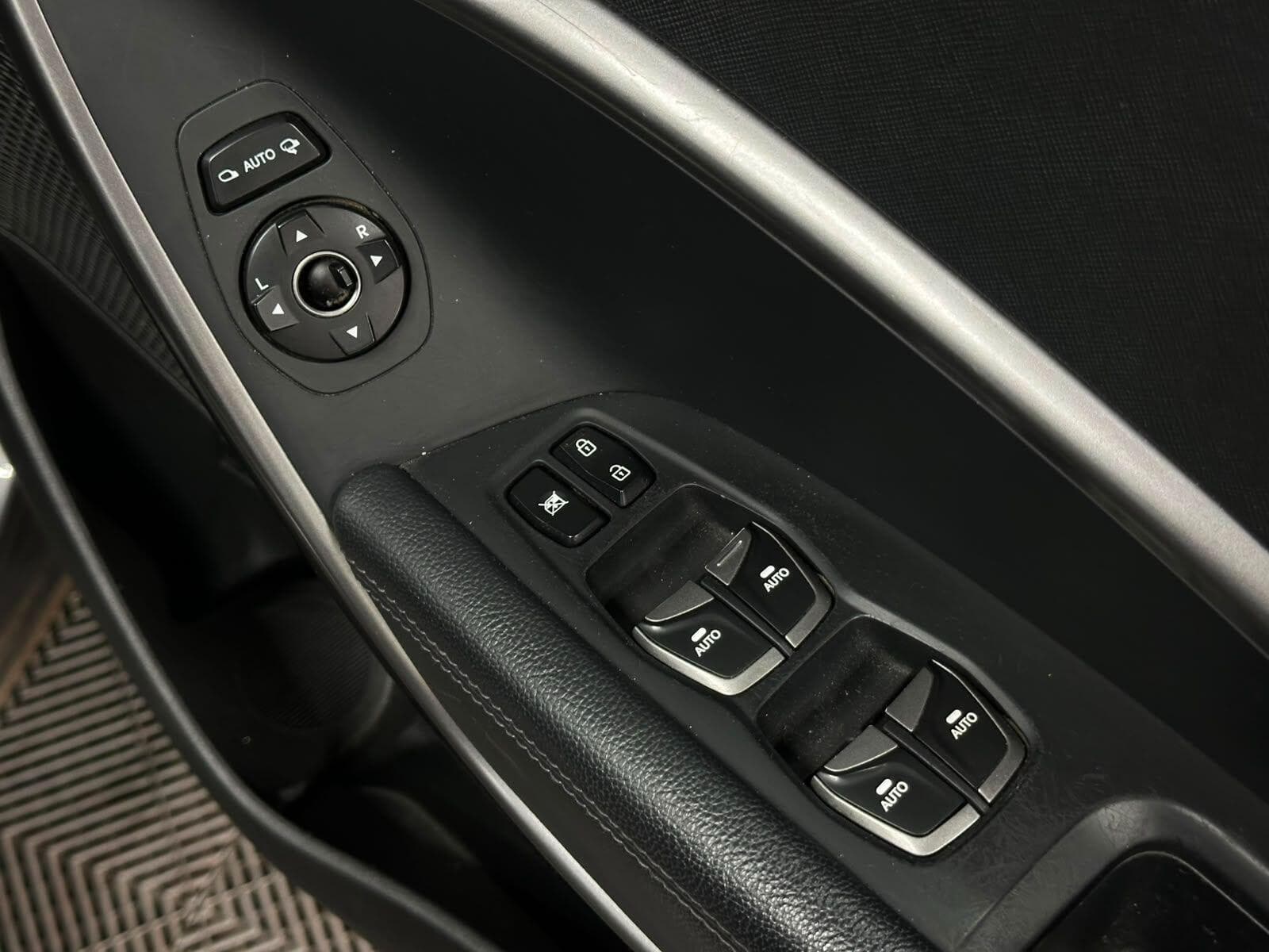 2013 Hyundai Santa Fe - Thumbnail 15
