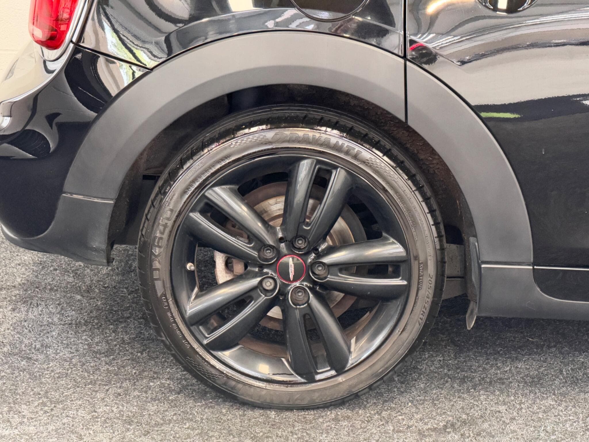 2018 MINI Hatch - Thumbnail 32