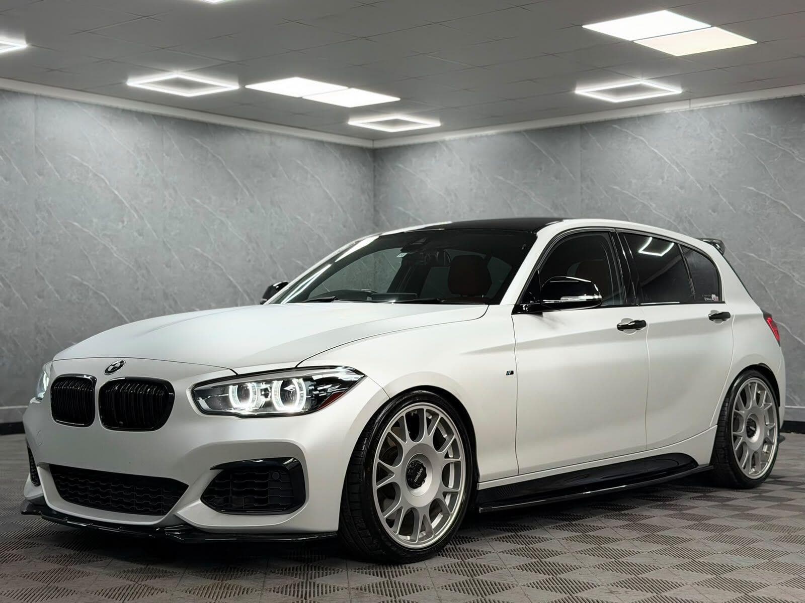 2017 BMW 1 Series - Thumbnail 25