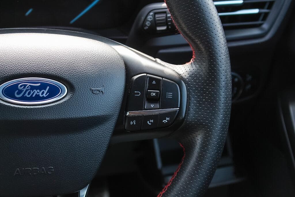 2019 Ford Focus - Thumbnail 26