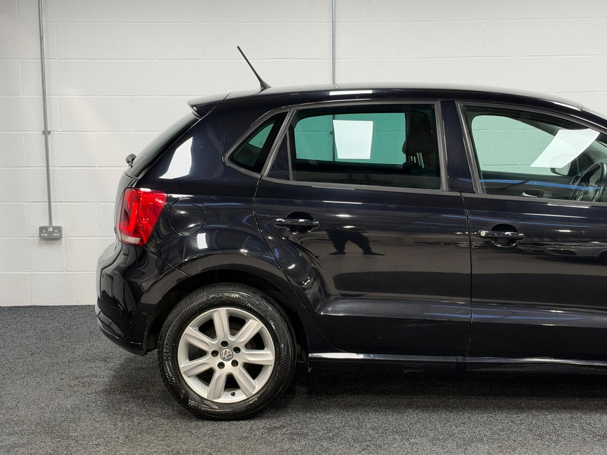 2012 Volkswagen Polo - Thumbnail 25