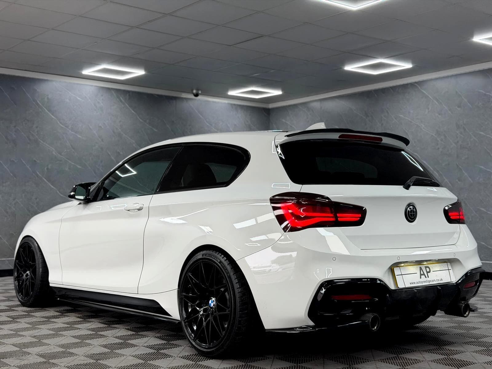 2018 BMW 1 Series - Thumbnail 26