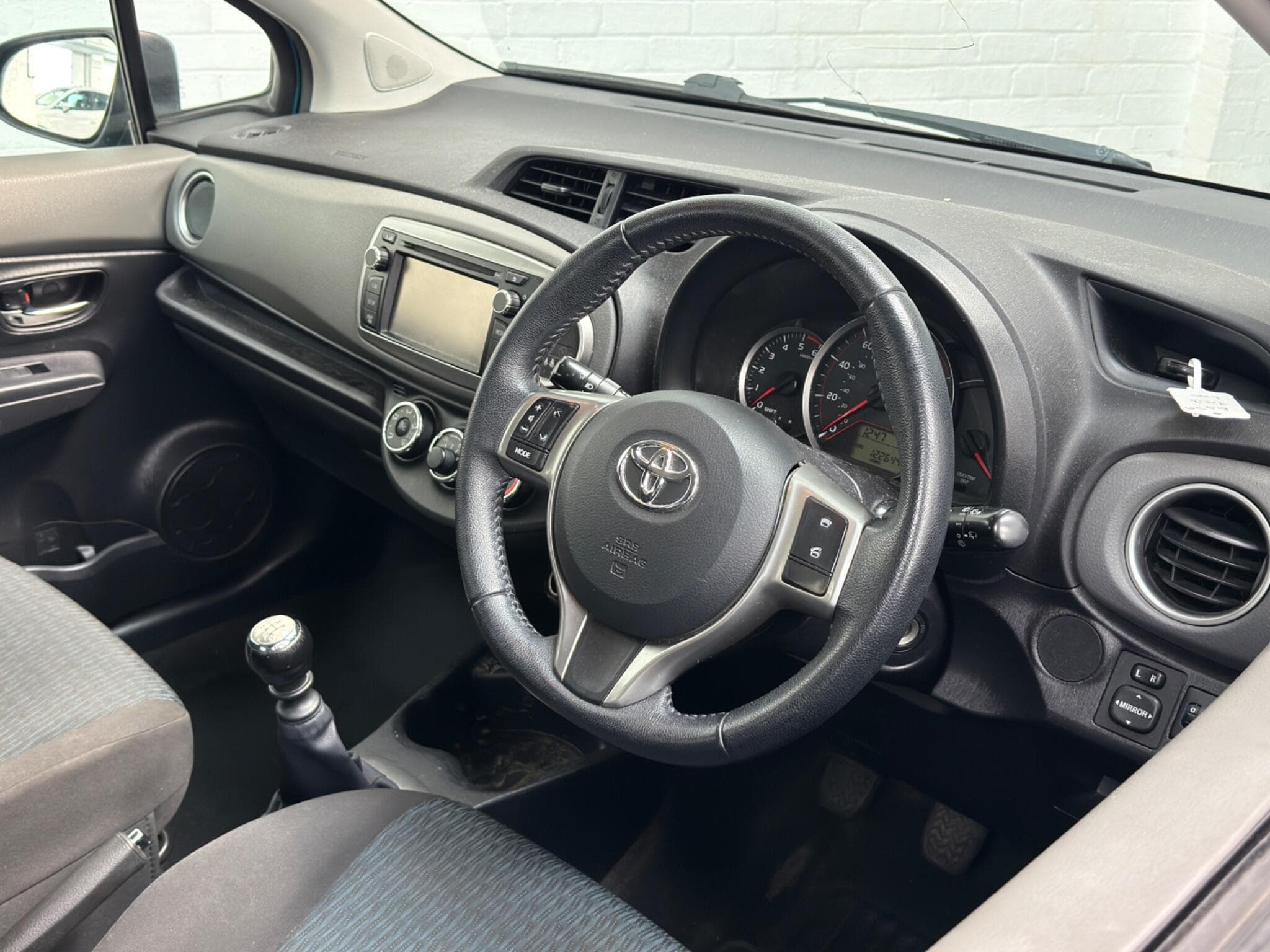 2013 Toyota Yaris - Thumbnail 14