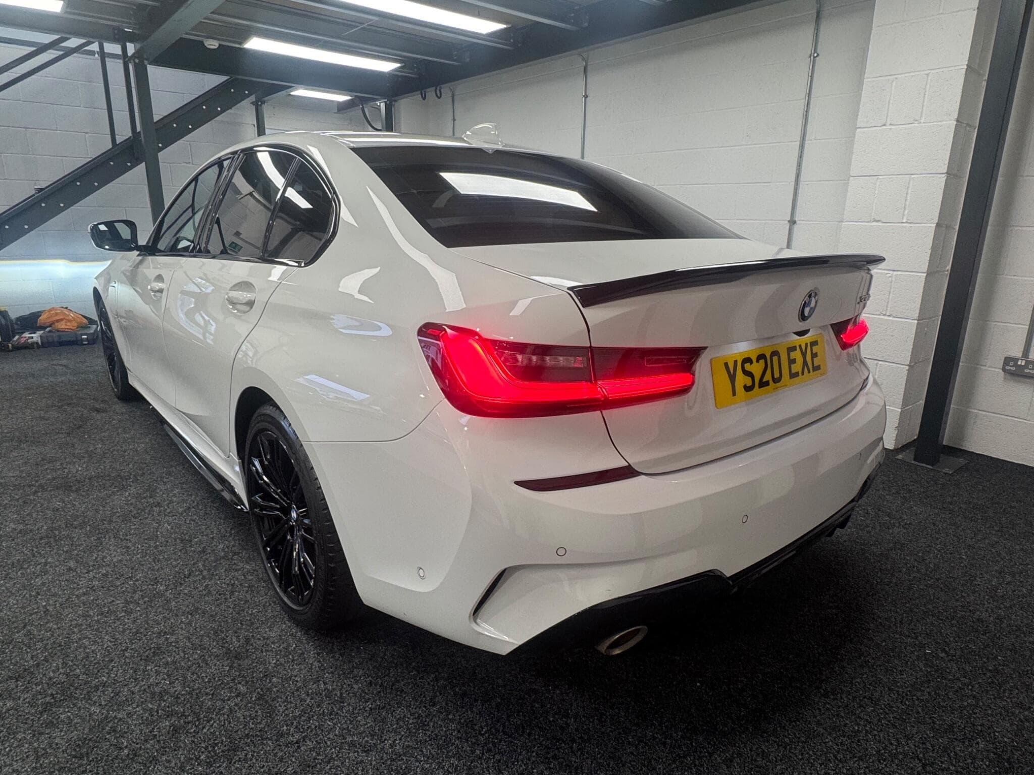 2020 BMW 3 Series - Image 4