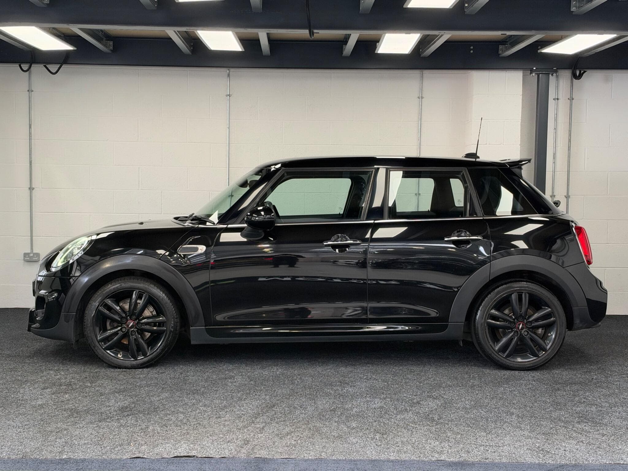 2018 MINI Hatch - Thumbnail 7