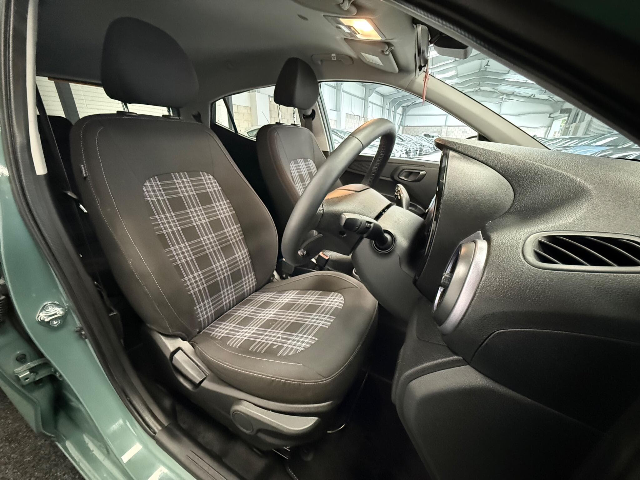 2025 Hyundai i10 - Thumbnail 18