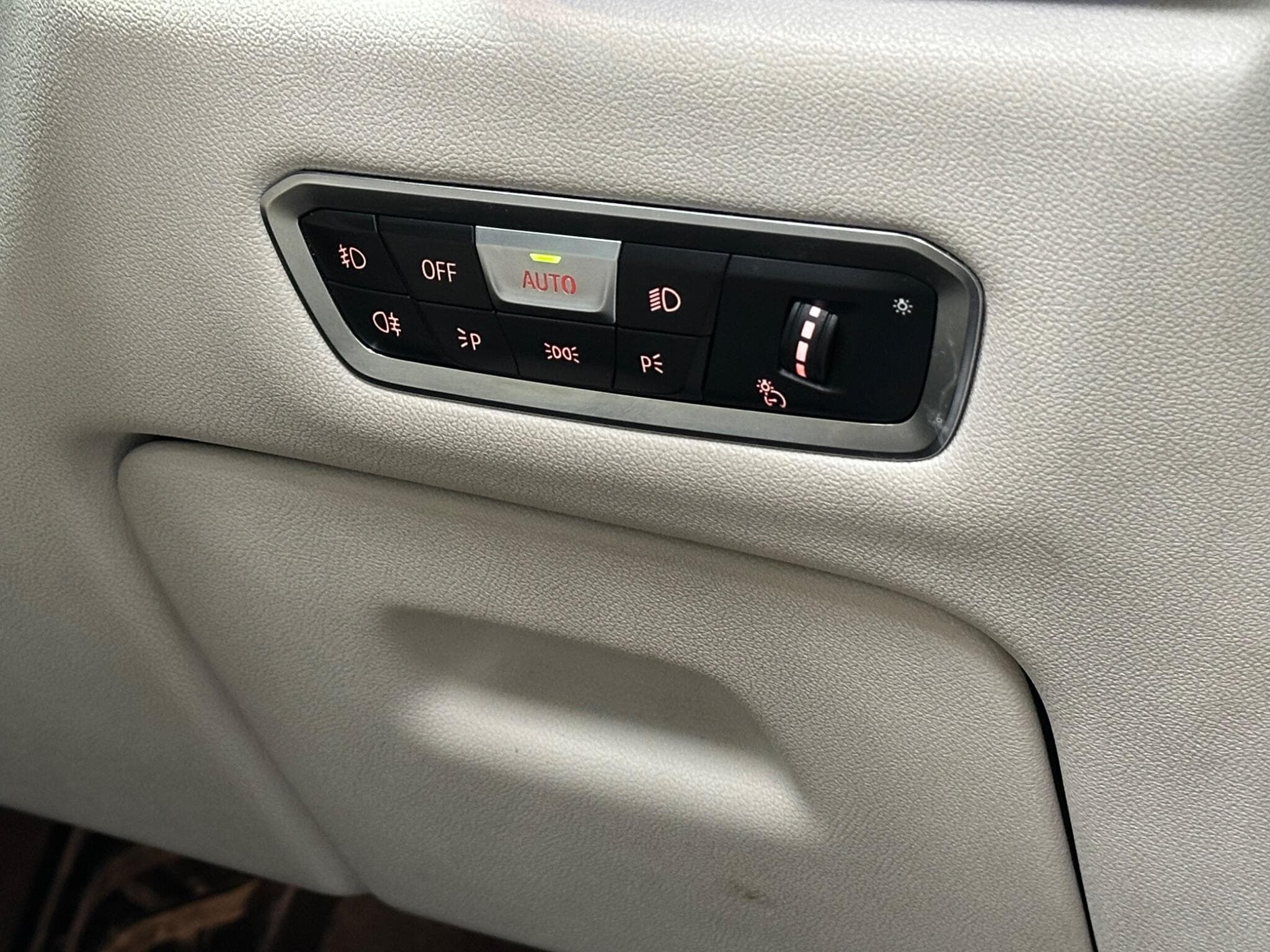 2018 BMW X5 - Thumbnail 35