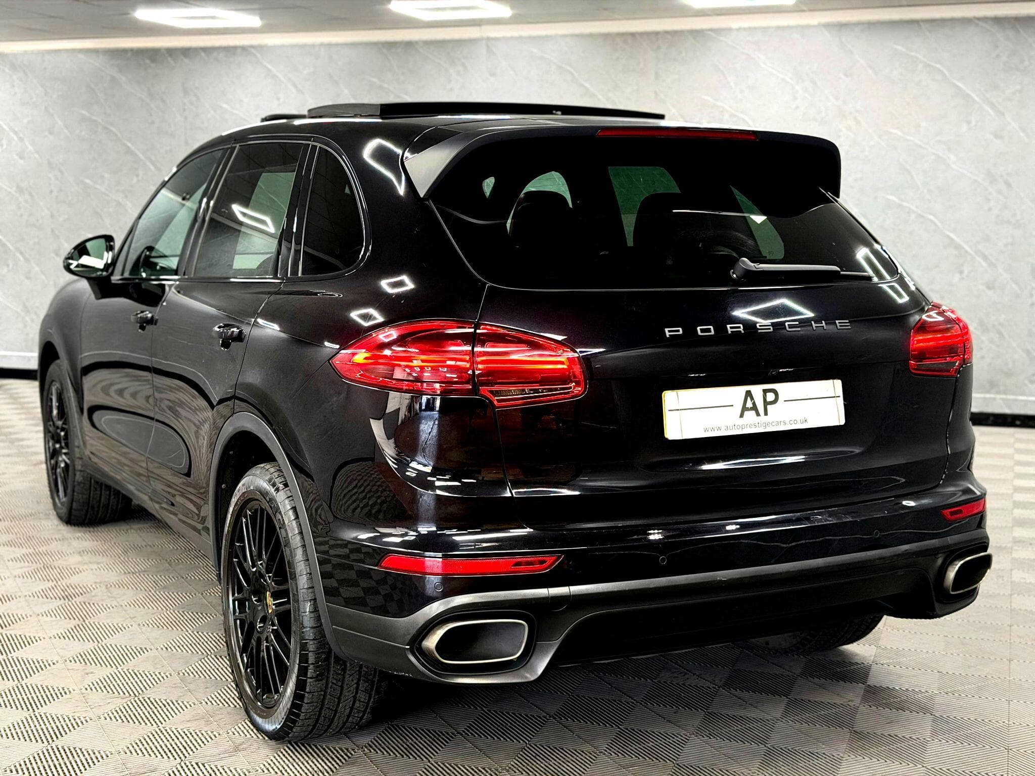 2014 Porsche Cayenne - Thumbnail 13