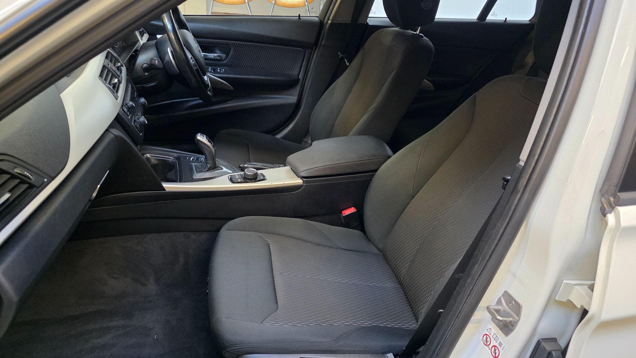 2019 BMW 3 Series - Thumbnail 23