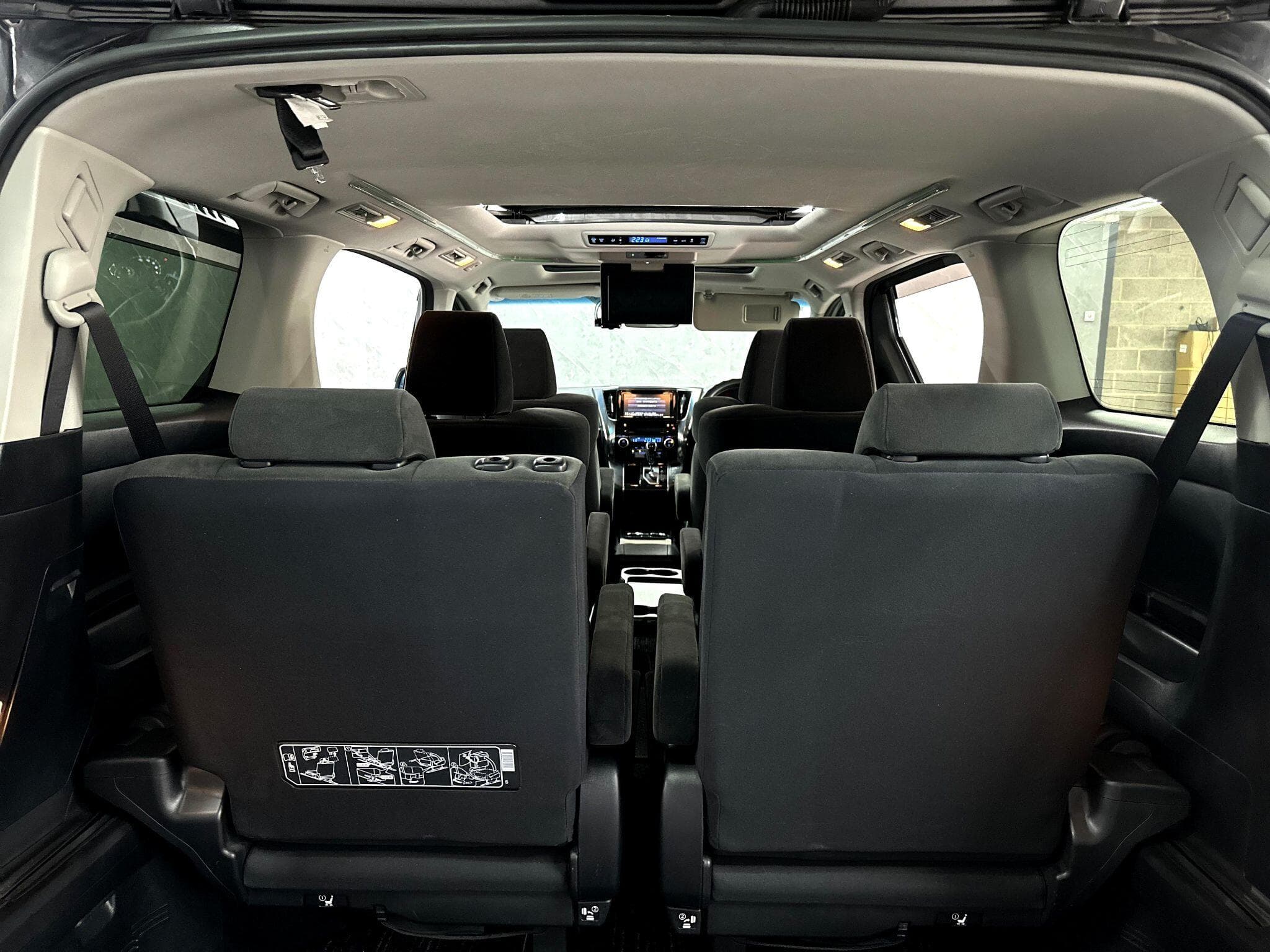 2015 Toyota Vellfire - Thumbnail 48