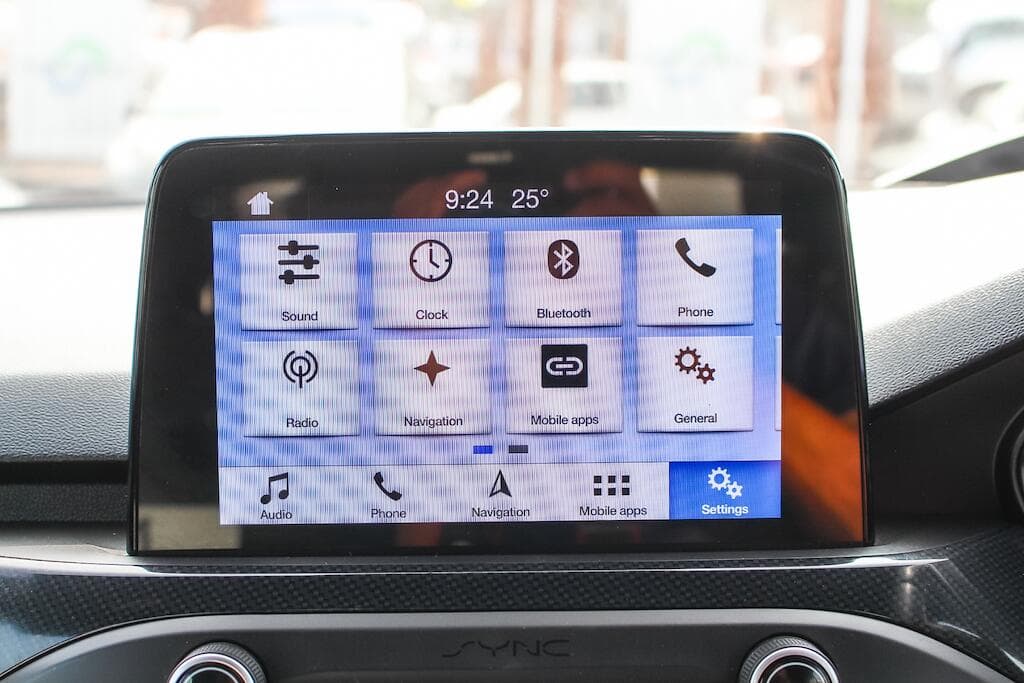 2019 Ford Focus - Thumbnail 38