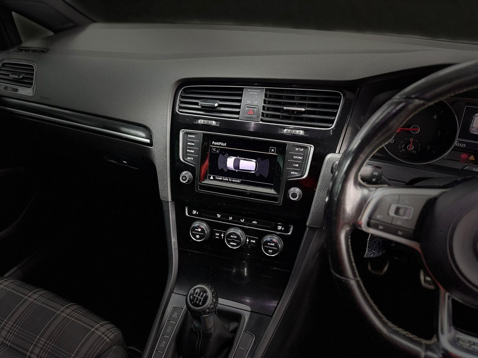 2015 Volkswagen Golf - Thumbnail 39