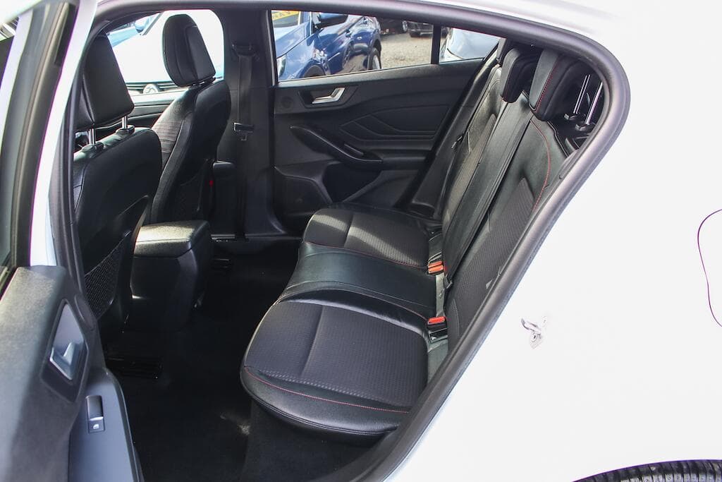 2019 Ford Focus - Thumbnail 20