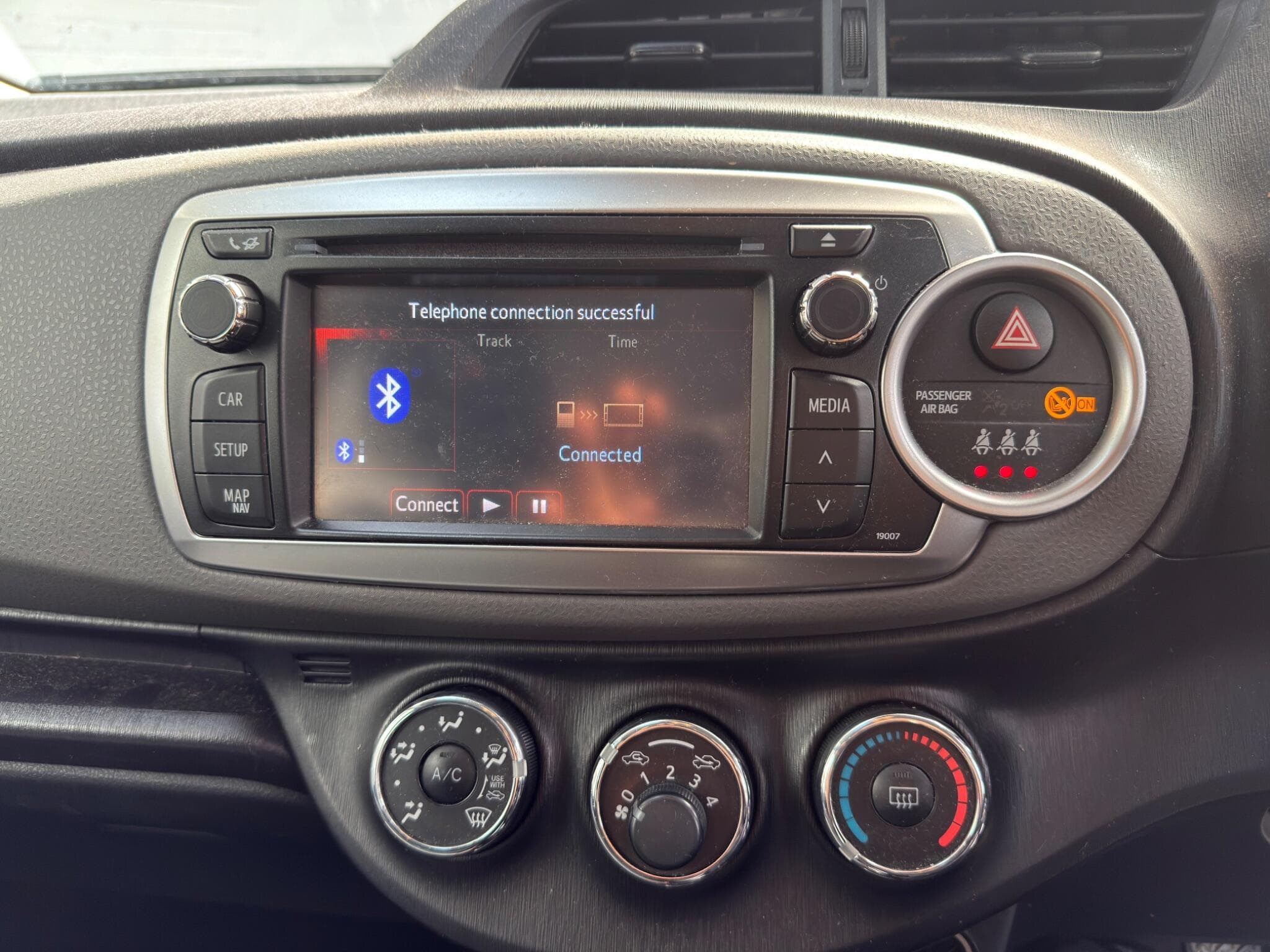 2013 Toyota Yaris - Thumbnail 17