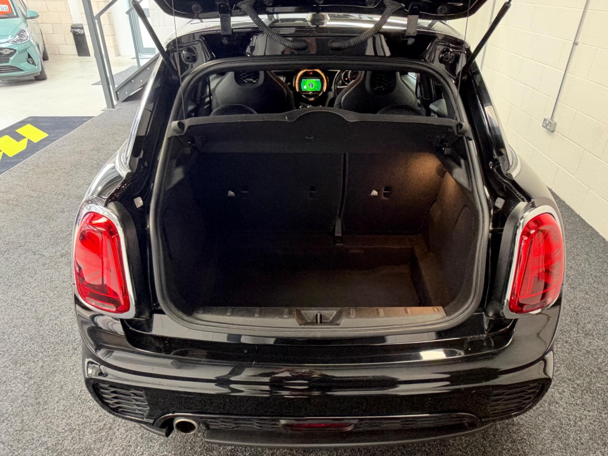 2018 MINI Hatch - Thumbnail 34