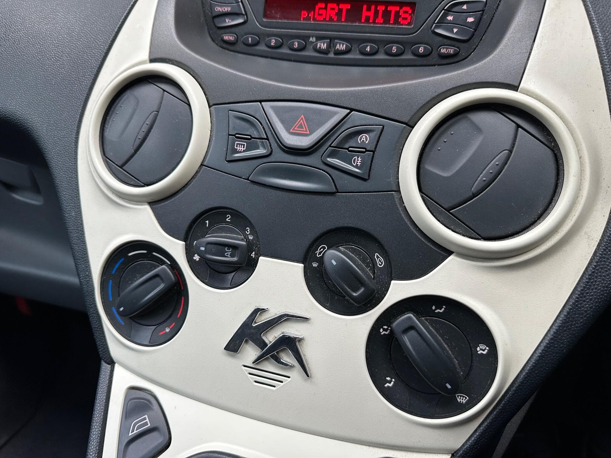 2013 Ford Ka - Thumbnail 10