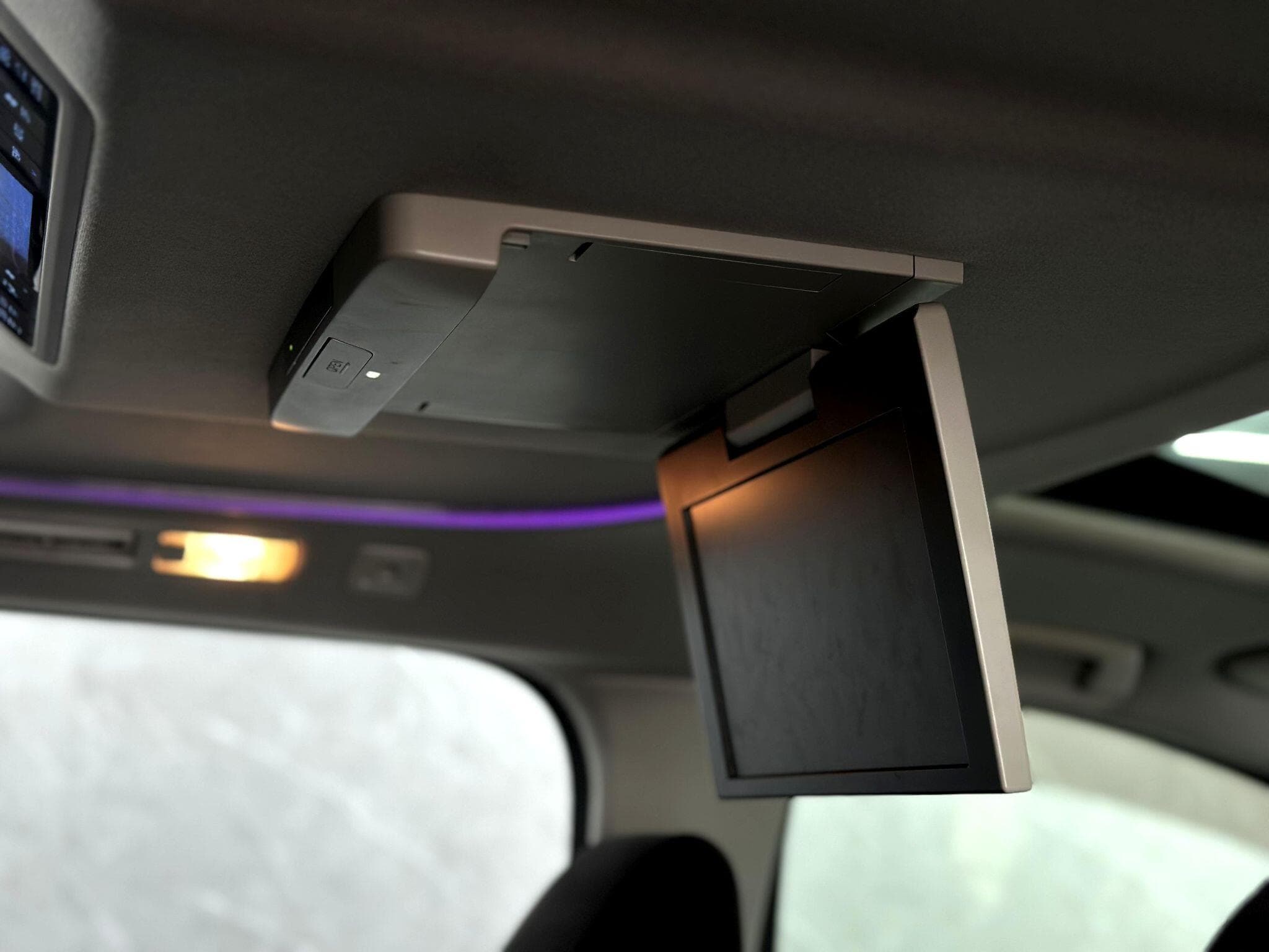 2015 Toyota Vellfire - Thumbnail 44