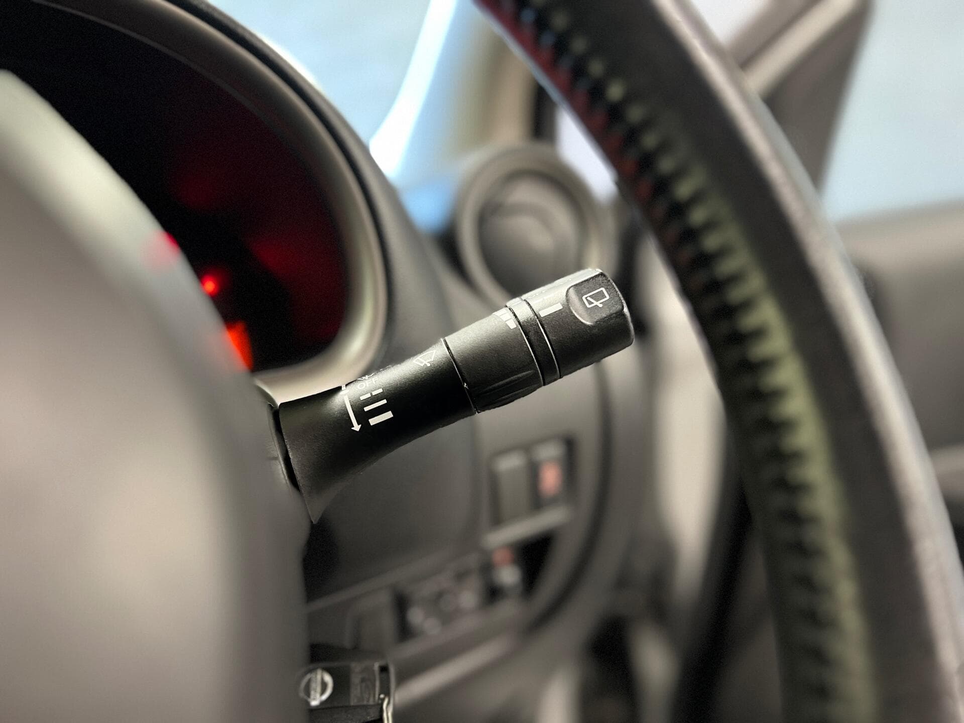 2011 Nissan Micra - Thumbnail 25