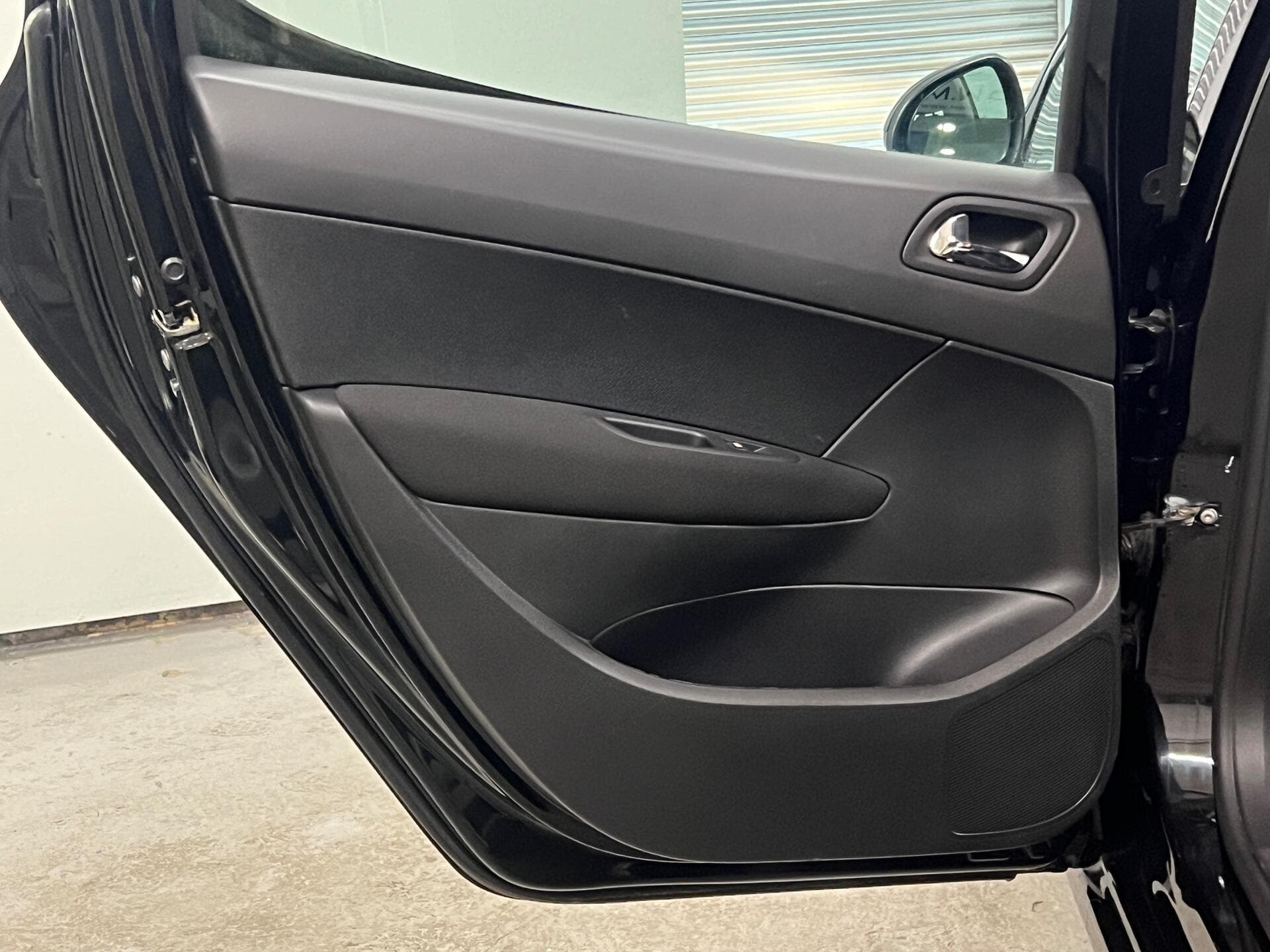 2012 Peugeot 308 - Thumbnail 32