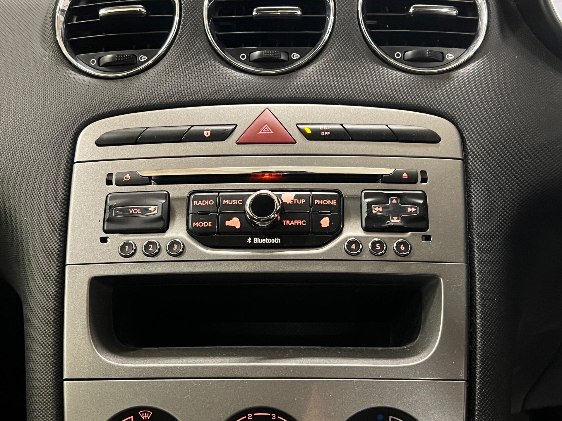 2012 Peugeot 308 - Thumbnail 25