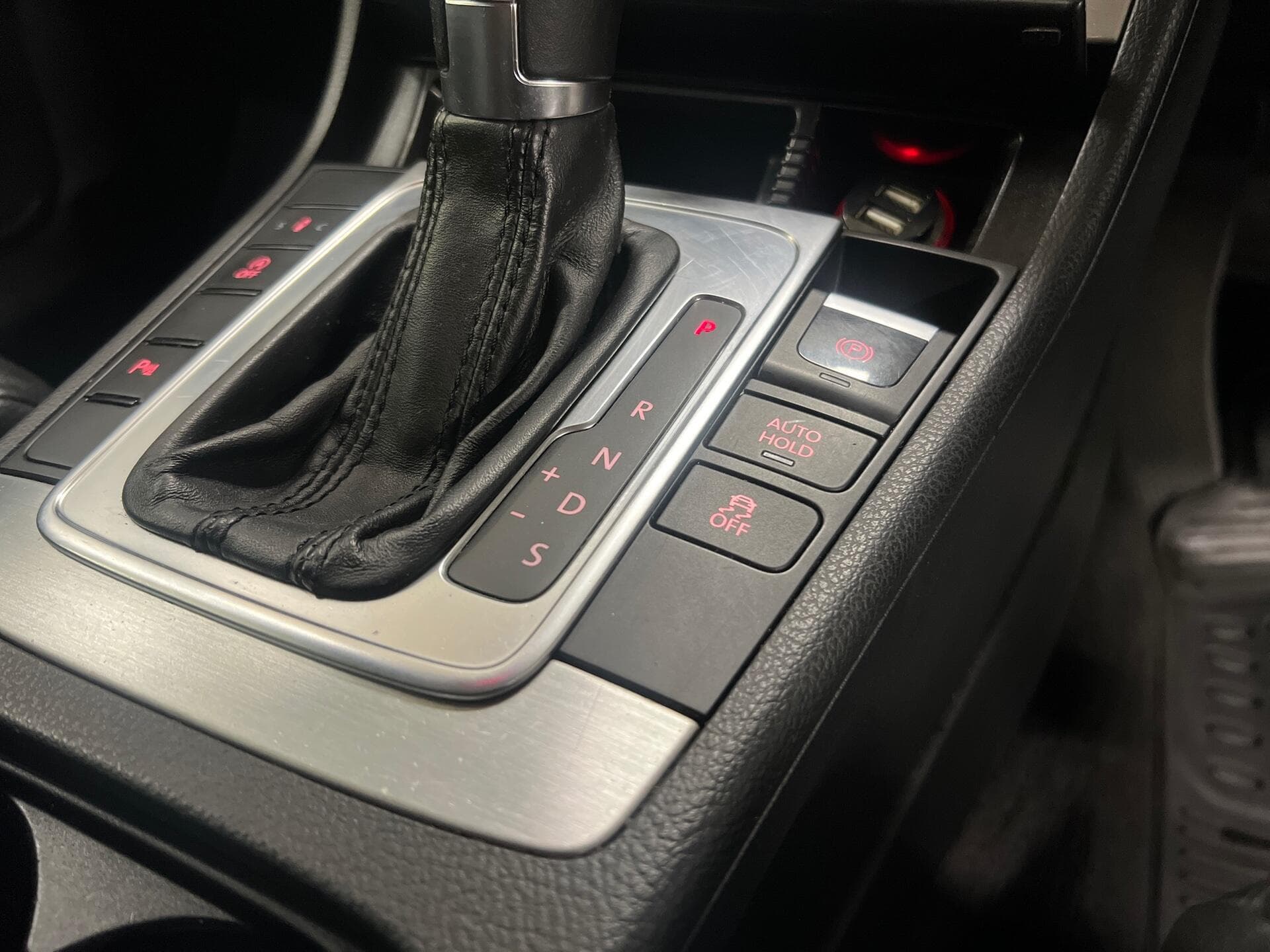 2012 Volkswagen CC - Thumbnail 38