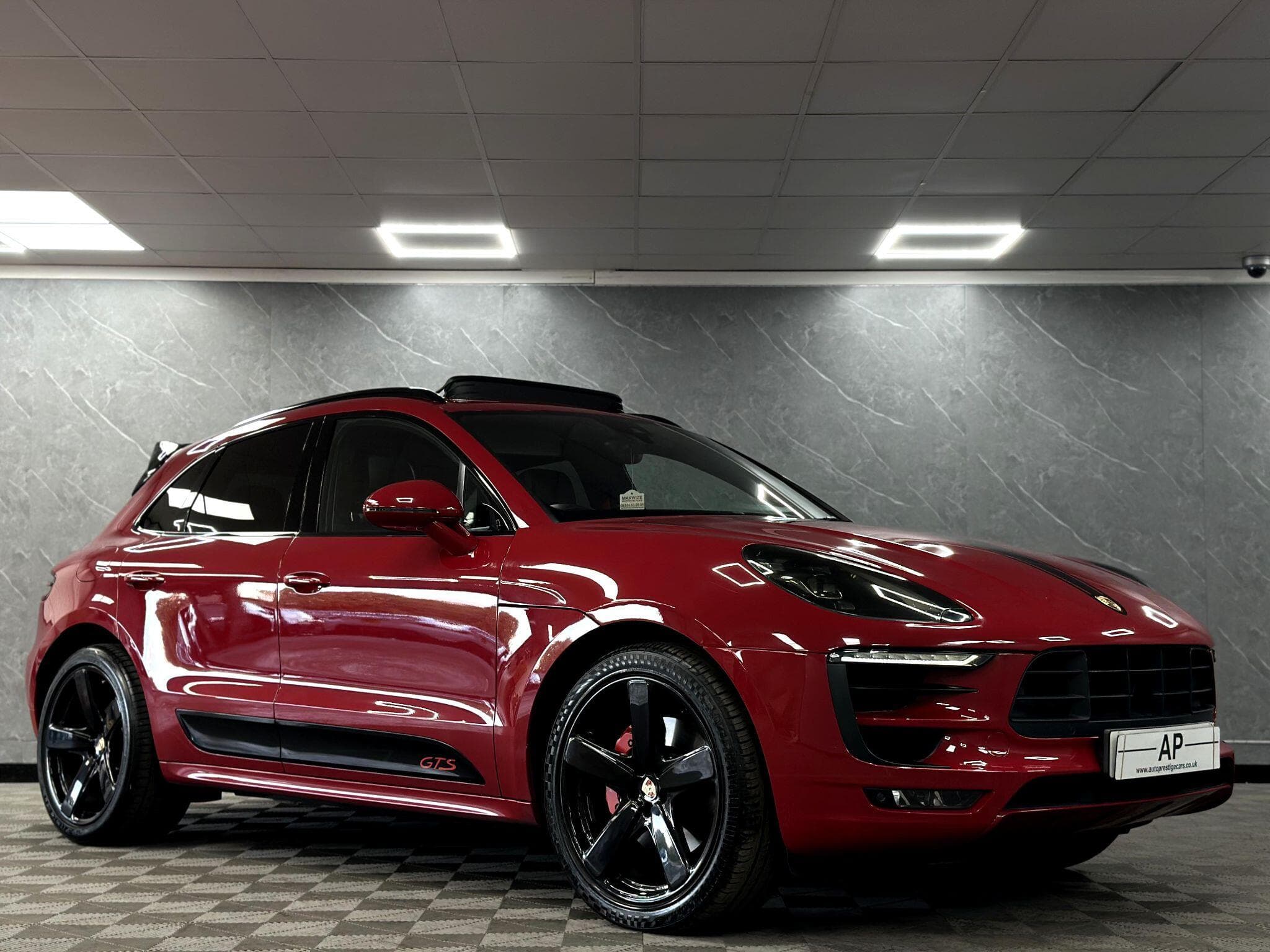 2016 Porsche Macan - Thumbnail 23