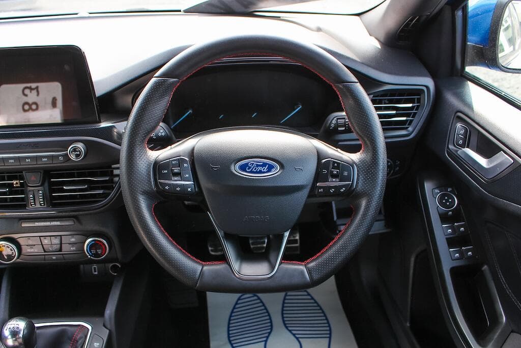 2019 Ford Focus - Thumbnail 23
