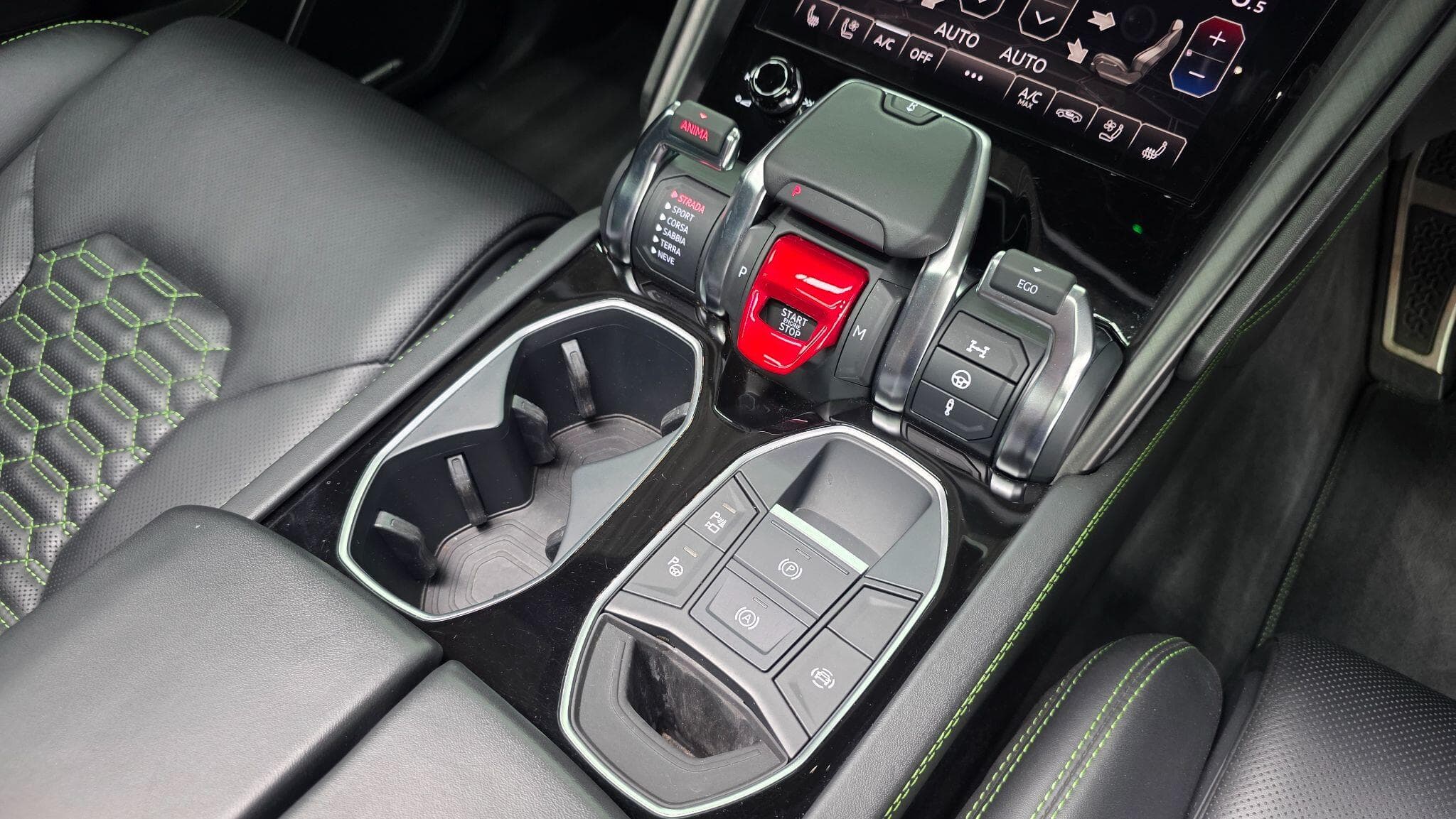 2021 Lamborghini Urus - Thumbnail 29