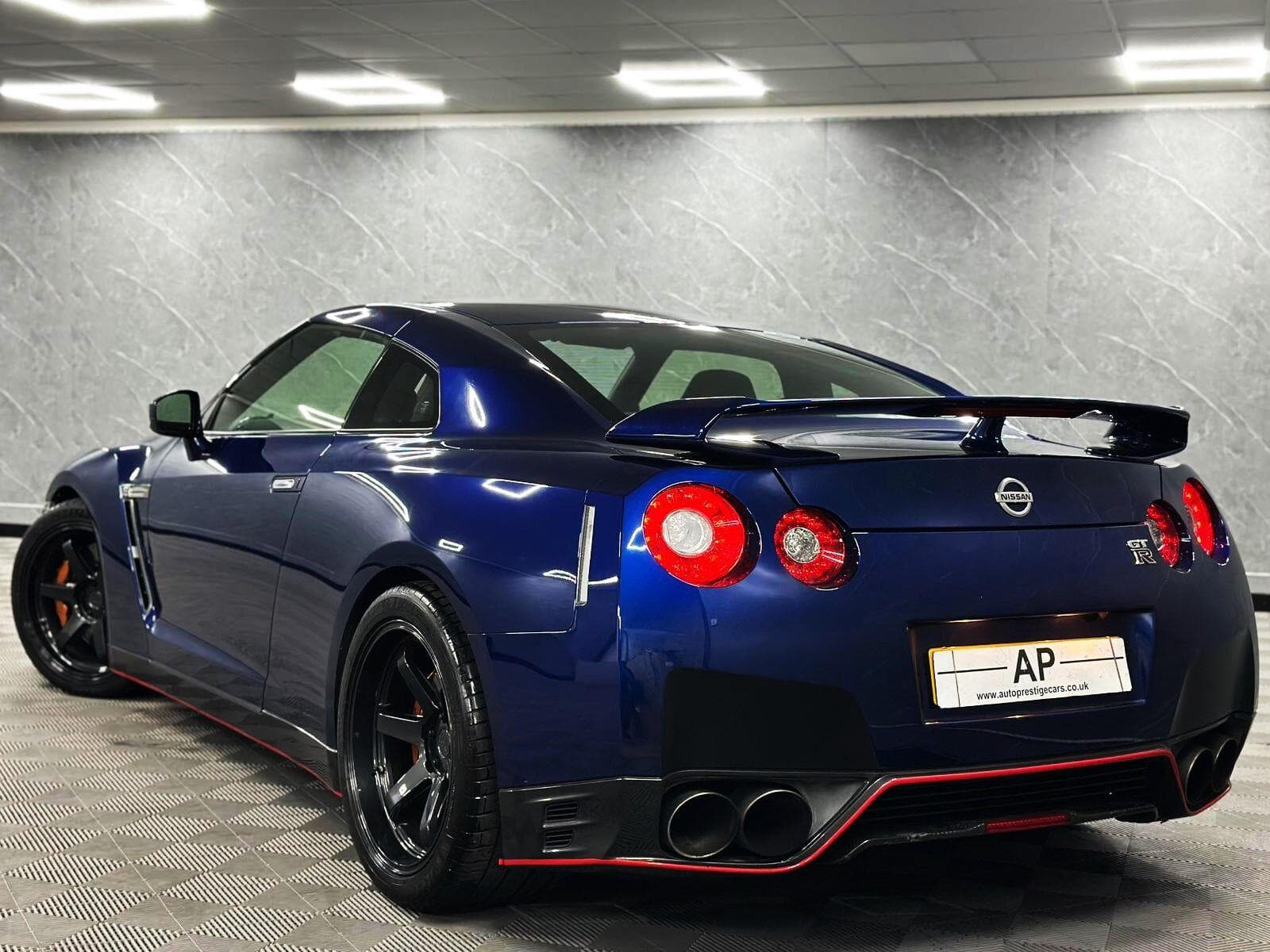 2012 Nissan GT-R - Thumbnail 5
