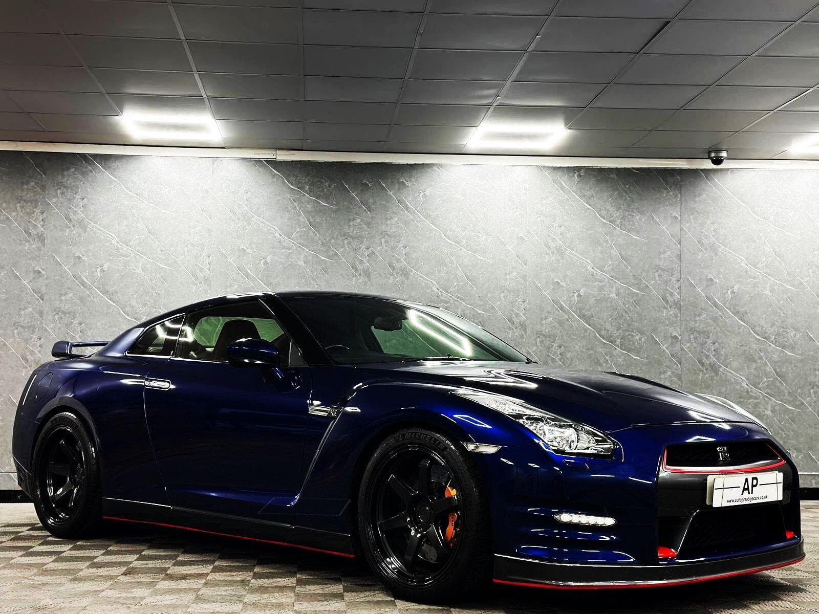 2012 Nissan GT-R - Thumbnail 15