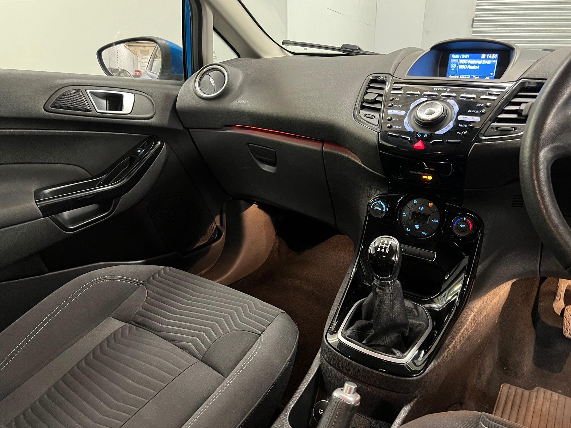 2014 Ford Fiesta - Thumbnail 38