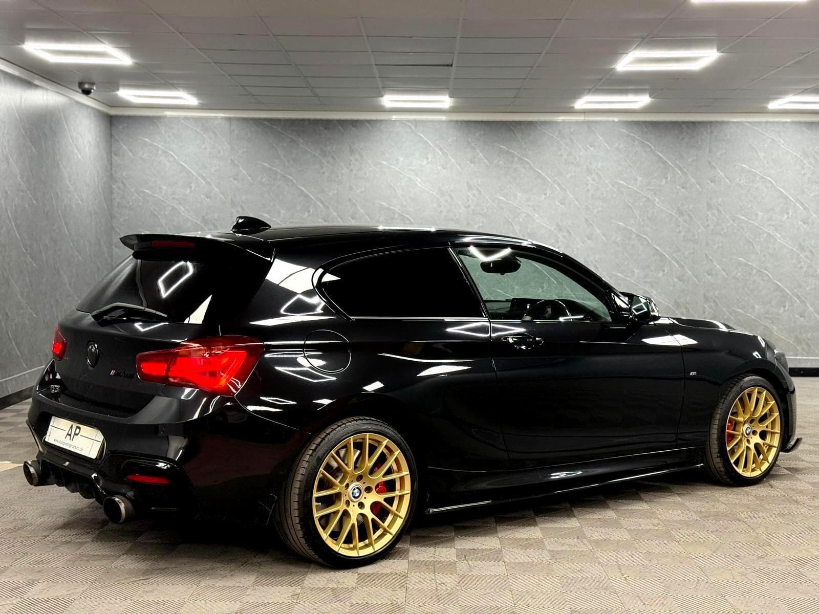 2017 BMW 1 Series - Thumbnail 36