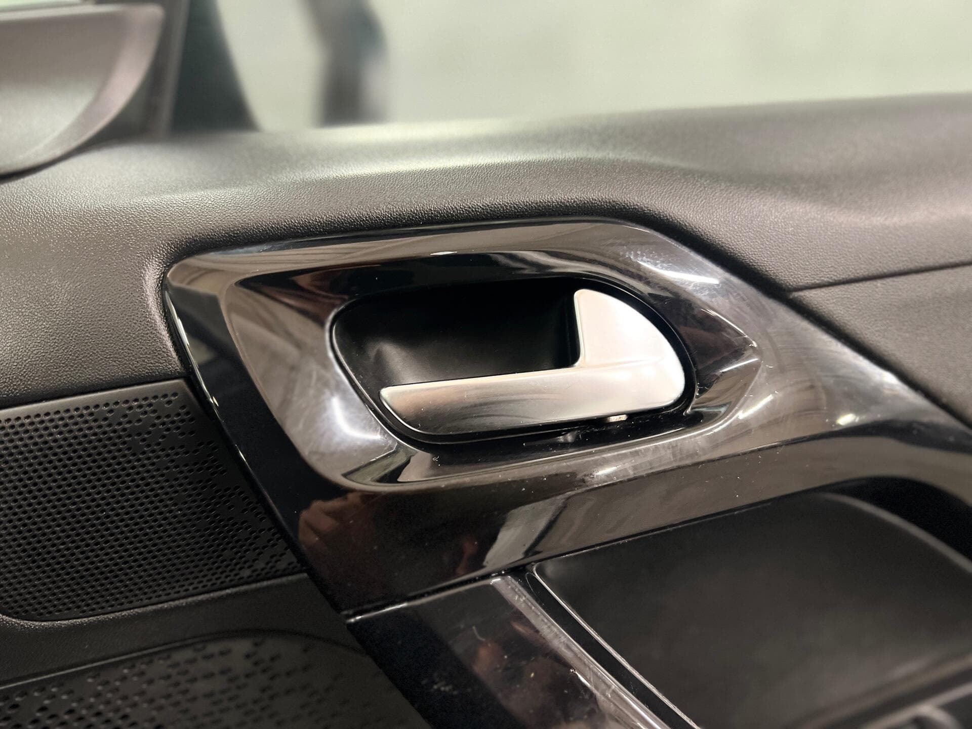 2013 Peugeot 208 - Thumbnail 23