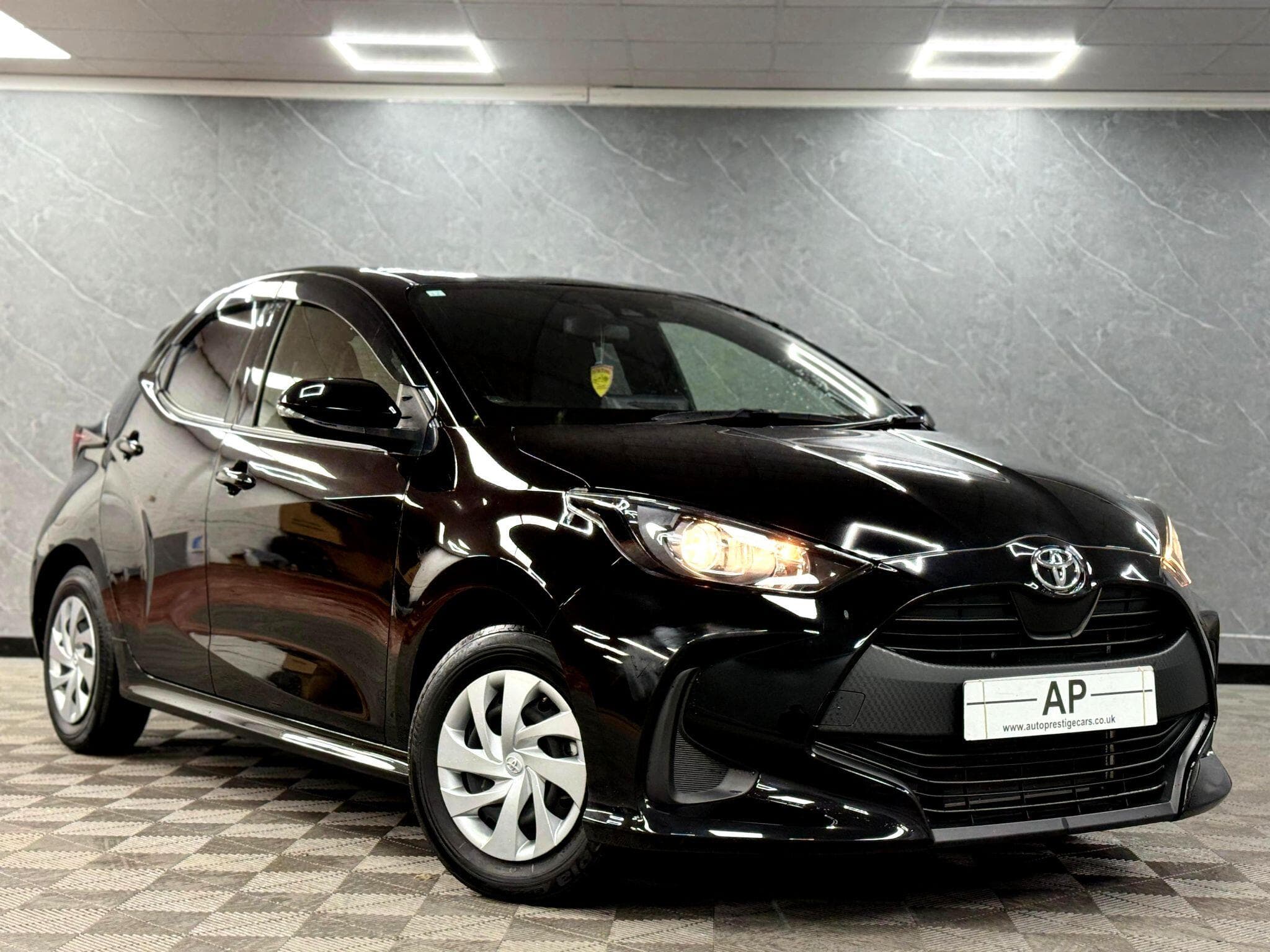 2023 Toyota Yaris - Image 1
