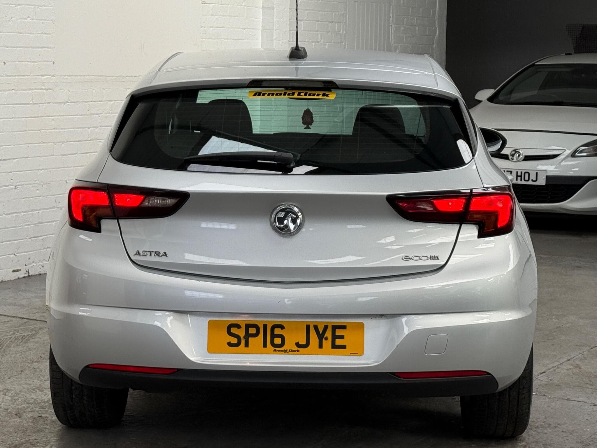 2016 Vauxhall Astra - Thumbnail 8